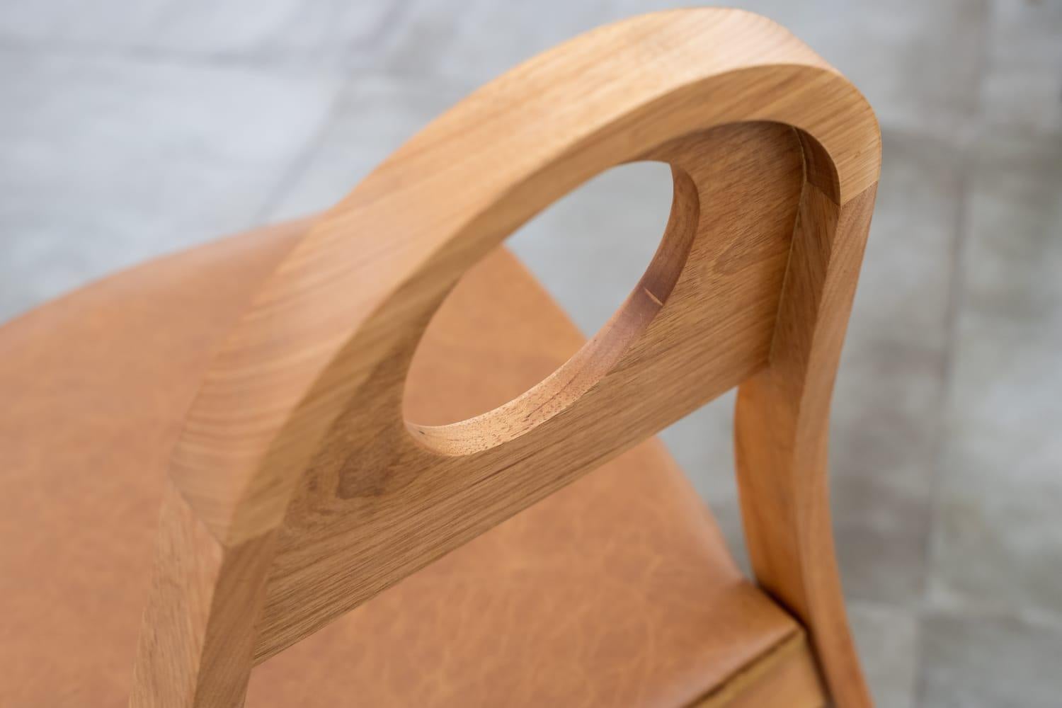 Fuji Chair in Oak finishing by Tiago Curioni For Sale 6