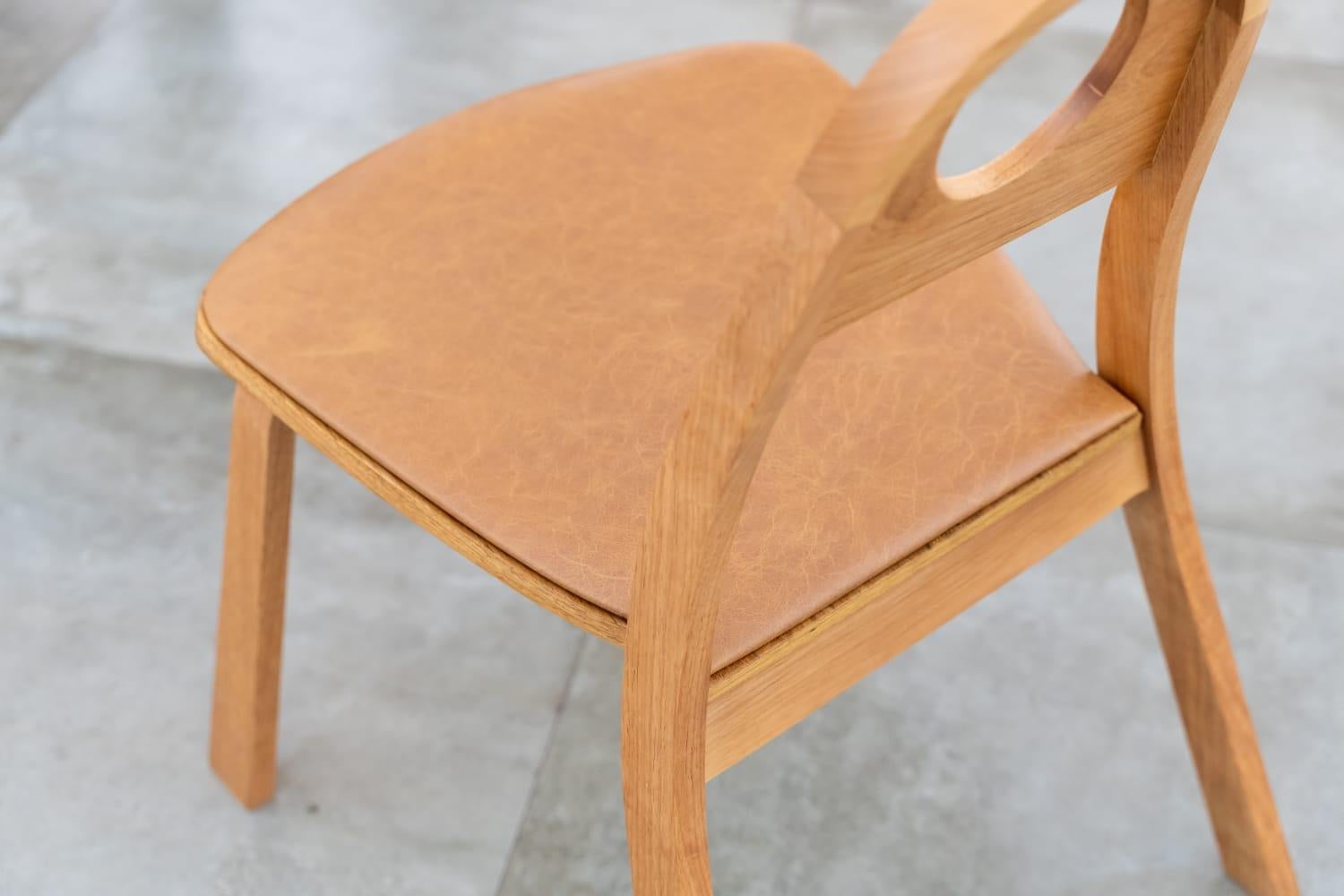Fuji Chair in Oak finishing by Tiago Curioni For Sale 7