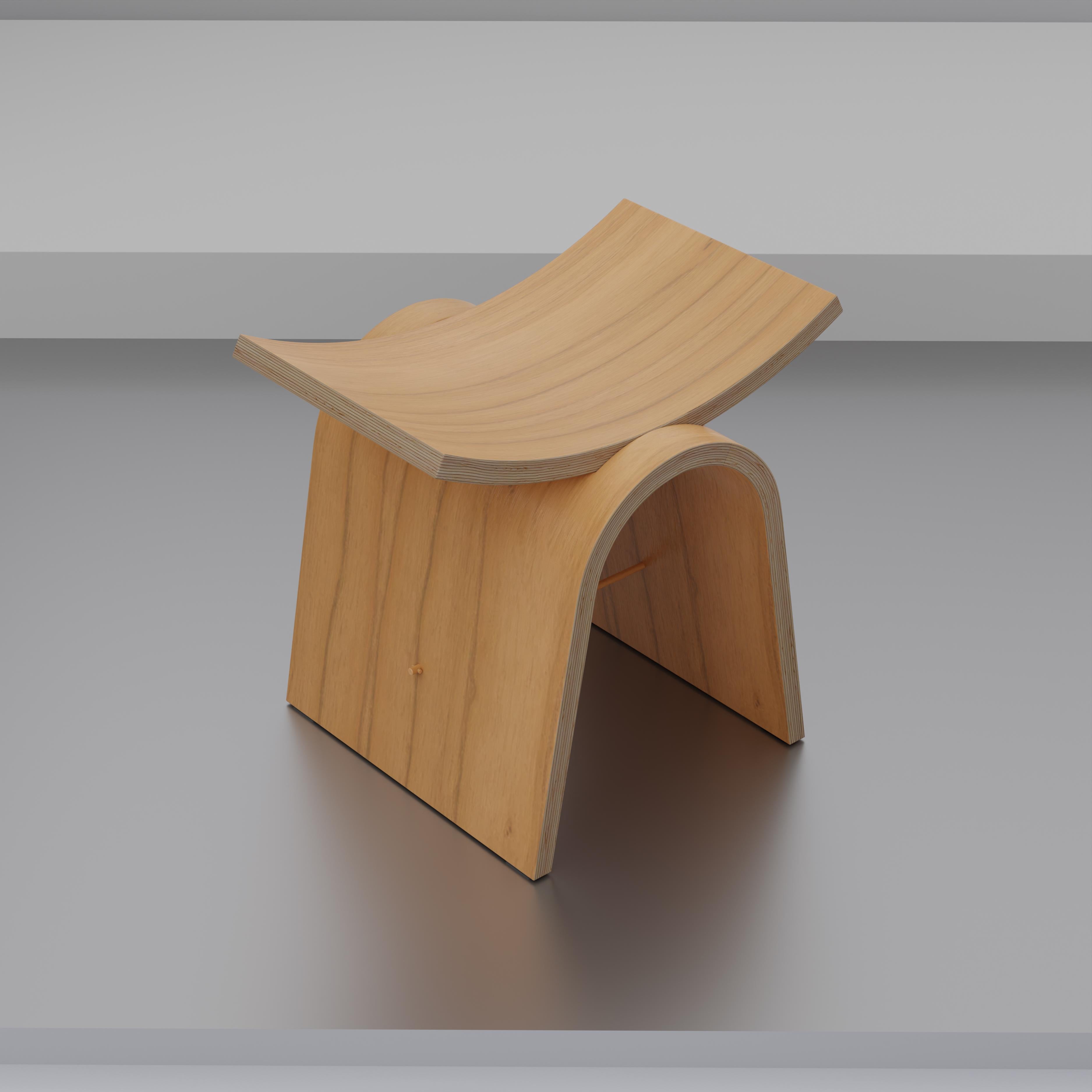 Hocker aus Fuji-Holz, minimalistische und moderne Inspiration aus Brasilien von Tiago Curioni (Laminiert) im Angebot