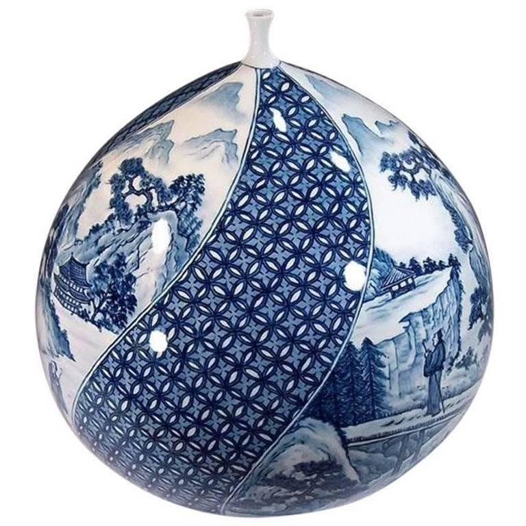 Fujii Tadashi Japanese Blue and White Contemporary Porcelain Vase 3