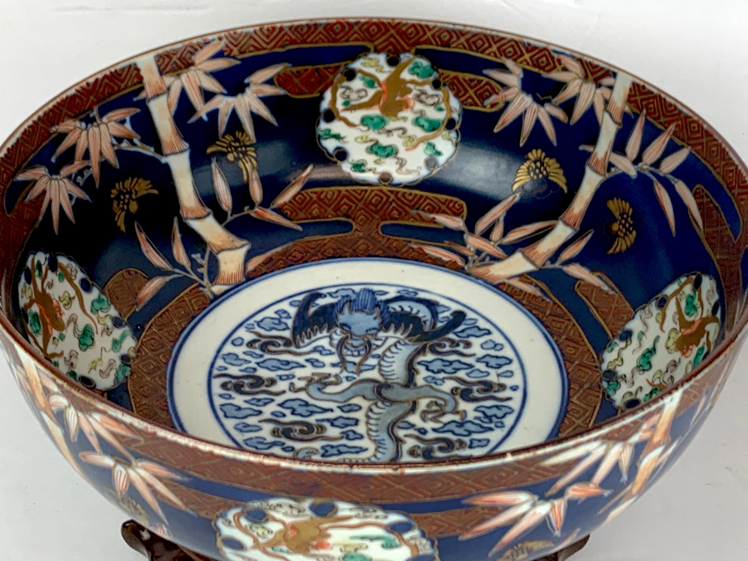 Fukagawa Imari Blue Background Bowl and Stand, Meiji Period In Good Condition In West Palm Beach, FL
