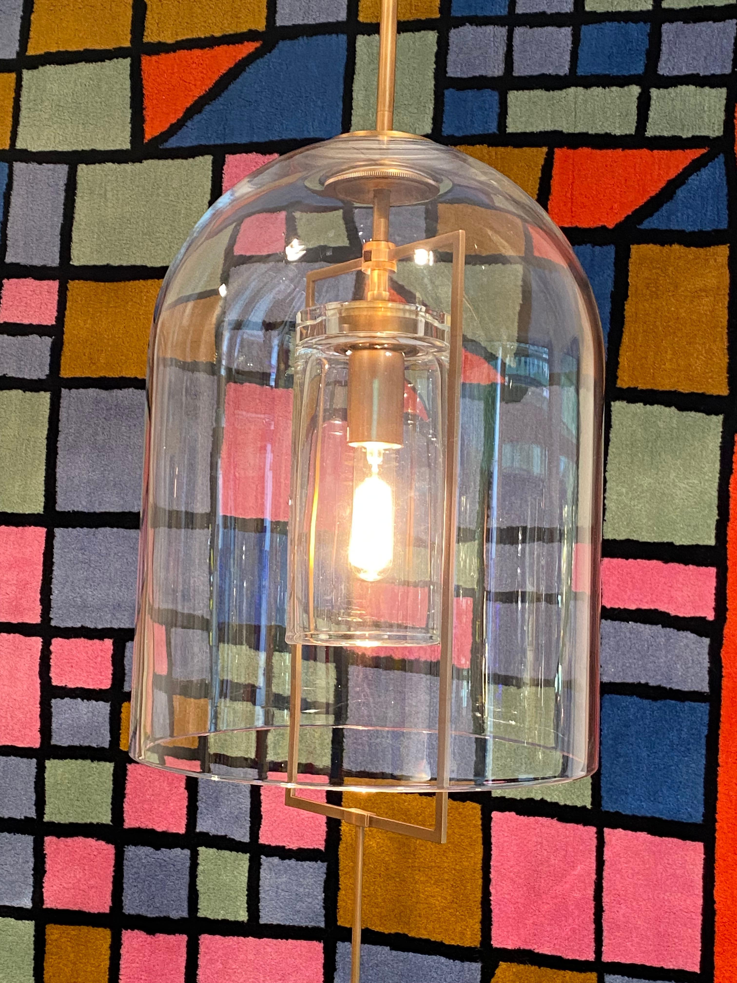 Lámpara Fulcrum Lantern Latón / 2 globos de cristal soplado a mano Siglo XXI y contemporáneo en venta
