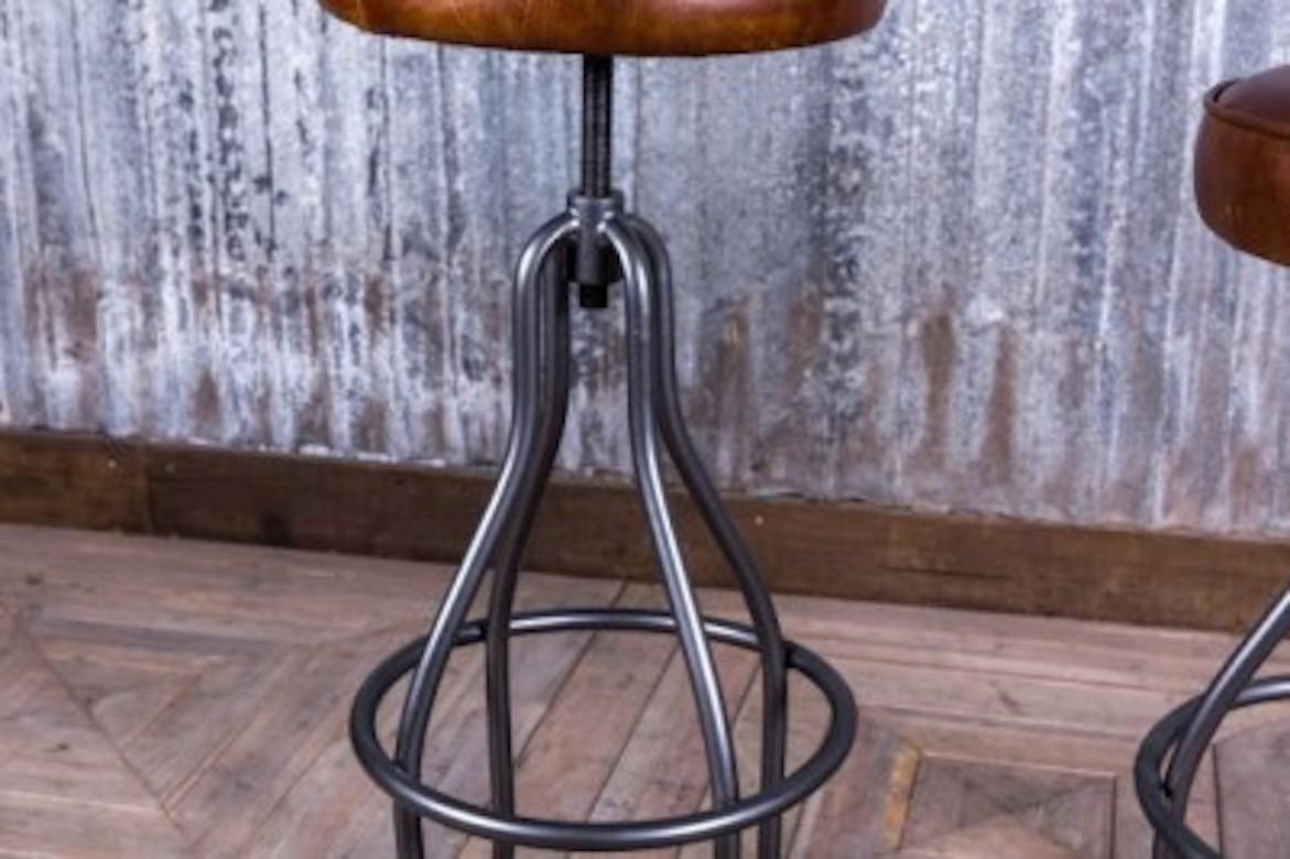 Fulham Height-Adjustable Leather Stool, 20th Century For Sale 6