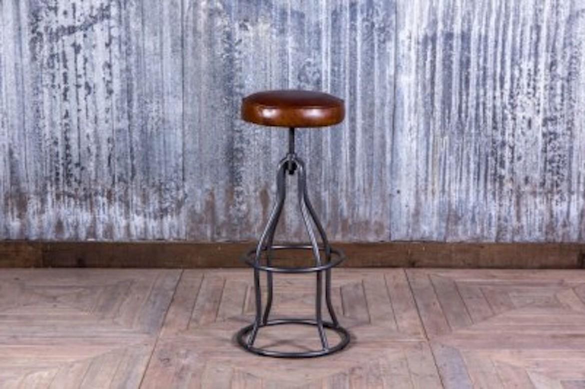 Fulham Height-Adjustable Leather Stool, 20th Century For Sale 4