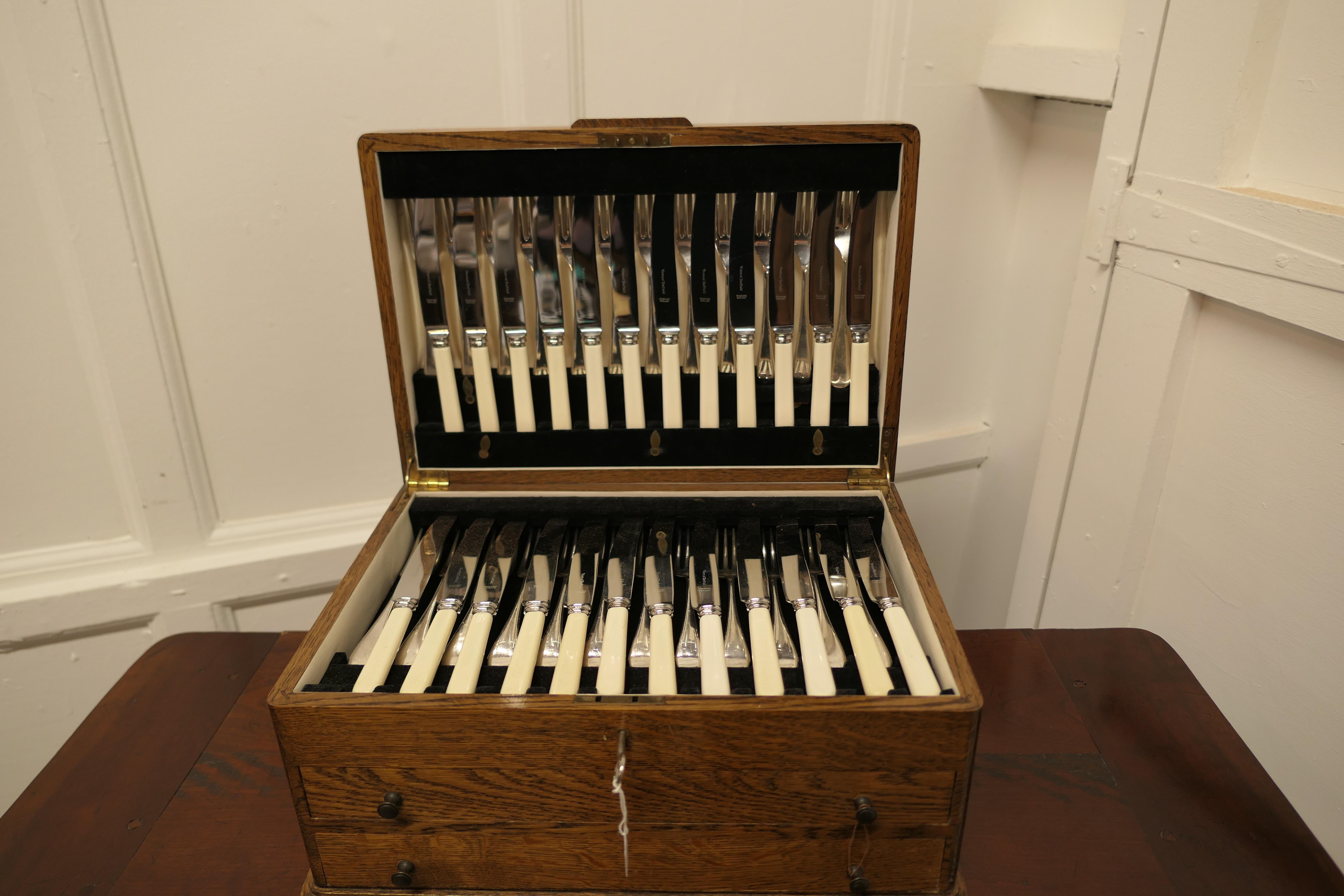 Art Deco Full 2 Drawer Oak Ninety Six Piece Cutlery Canteen