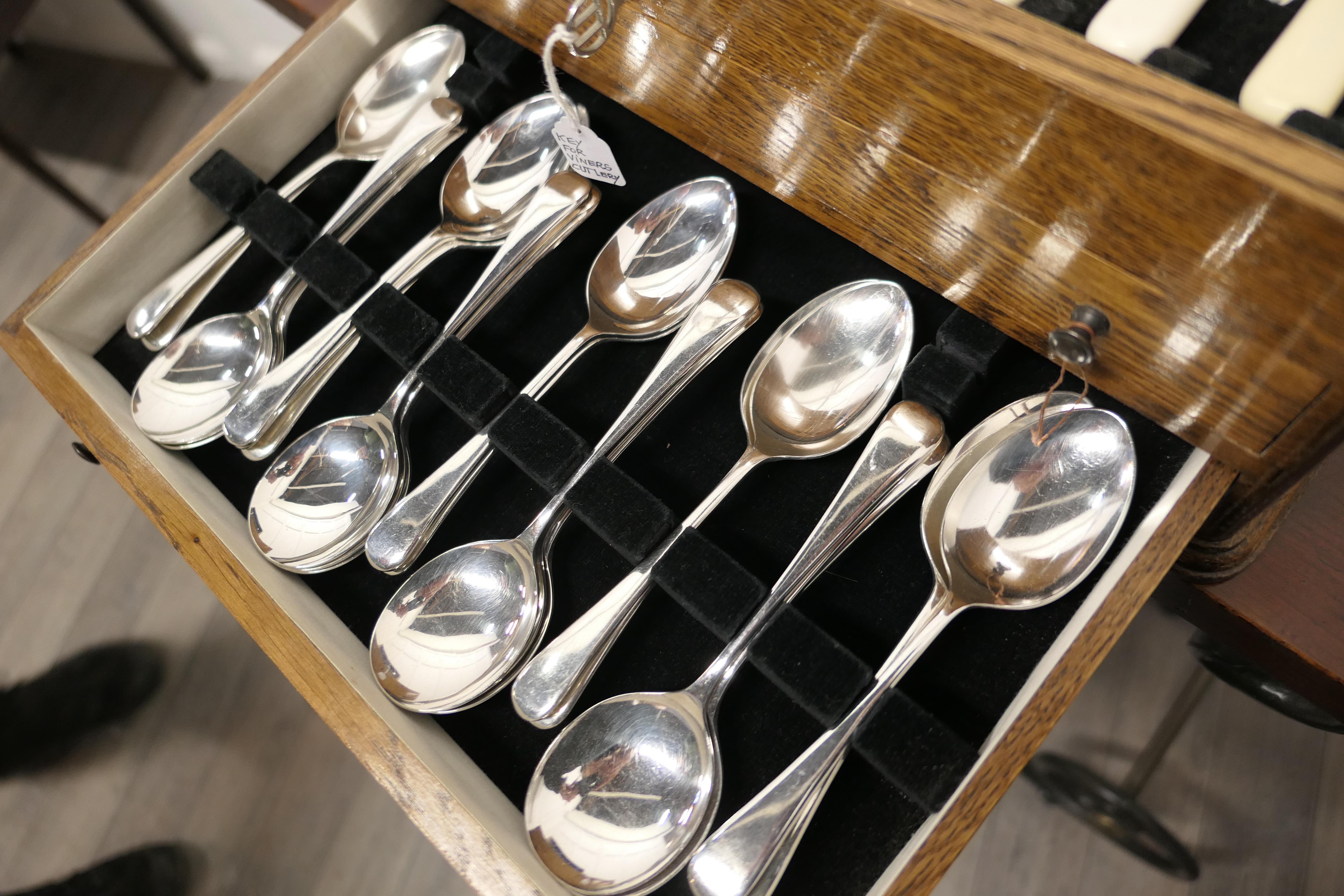 Full 2 Drawer Oak Ninety Six Piece Cutlery Canteen 1