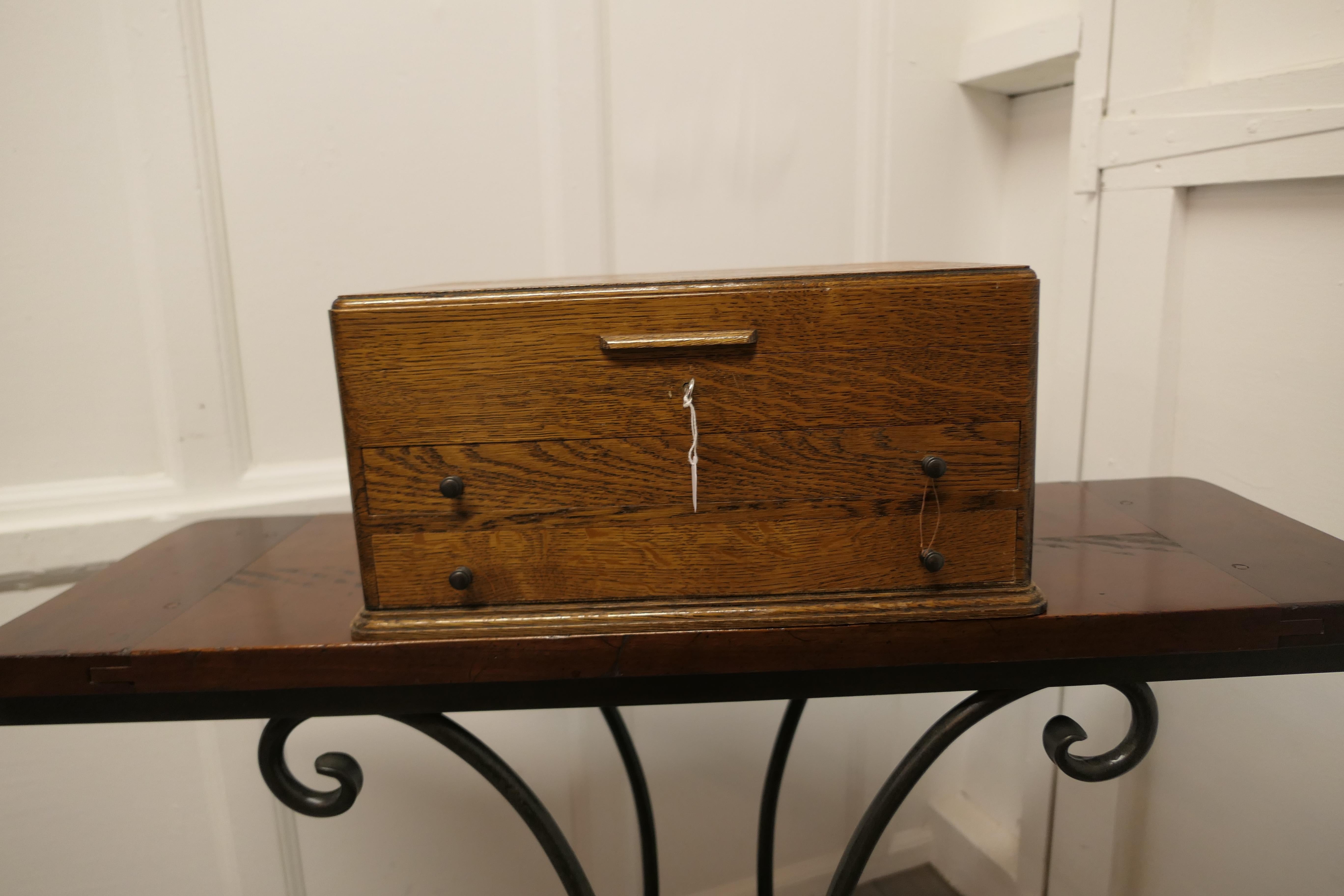 Full 2 Drawer Oak Ninety Six Piece Cutlery Canteen 3