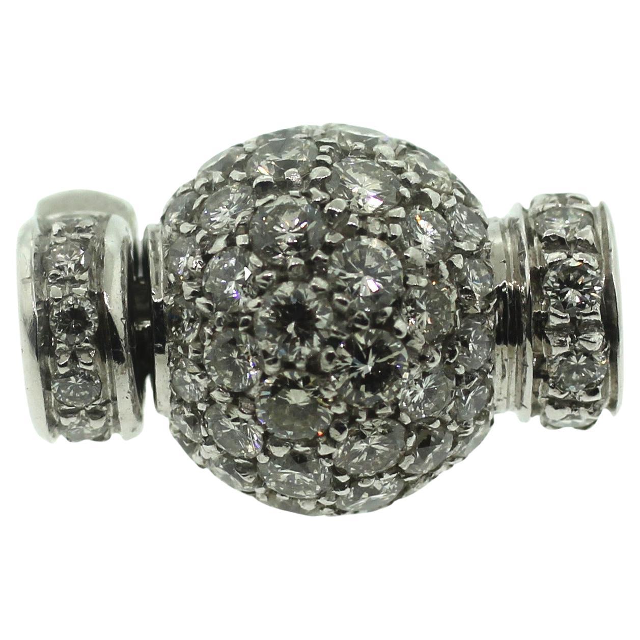 Contemporaneo Chiusura con diamanti a sfera 16,3x11 mm in oro bianco 18K in vendita