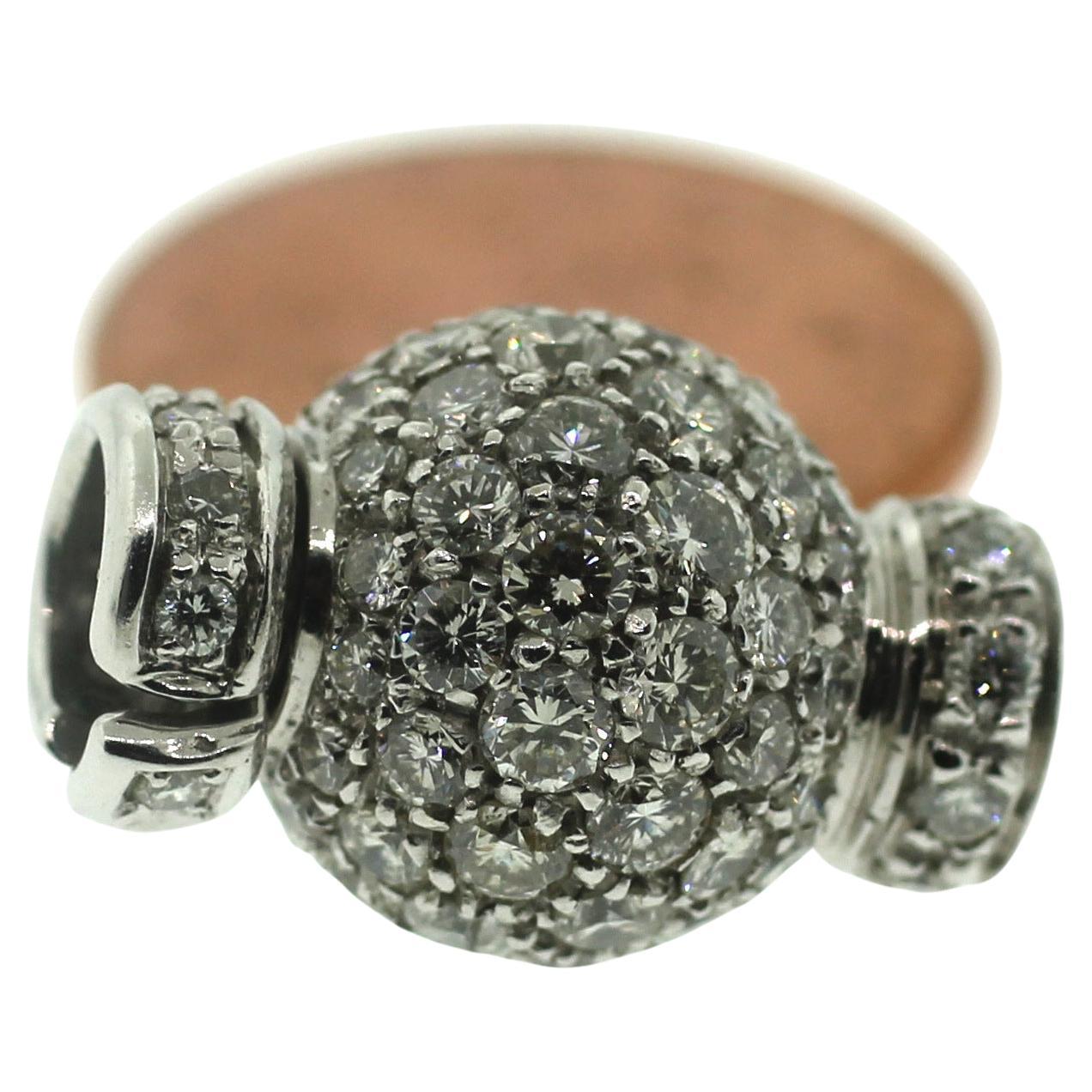 Chiusura con diamanti a sfera 16,3x11 mm in oro bianco 18K in vendita 1