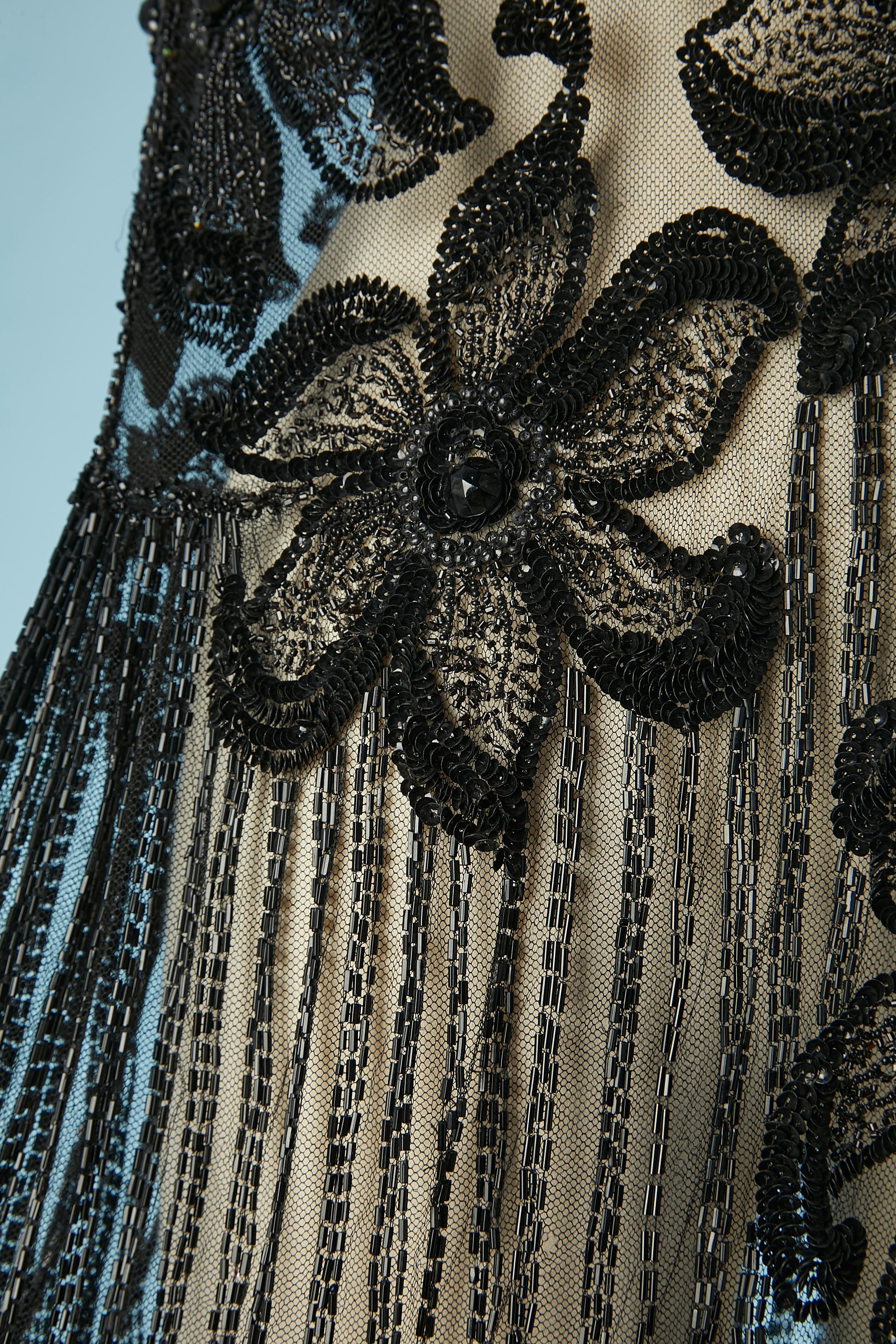Full beaded on tulle black evening dress Circa 1920 In Excellent Condition In Saint-Ouen-Sur-Seine, FR