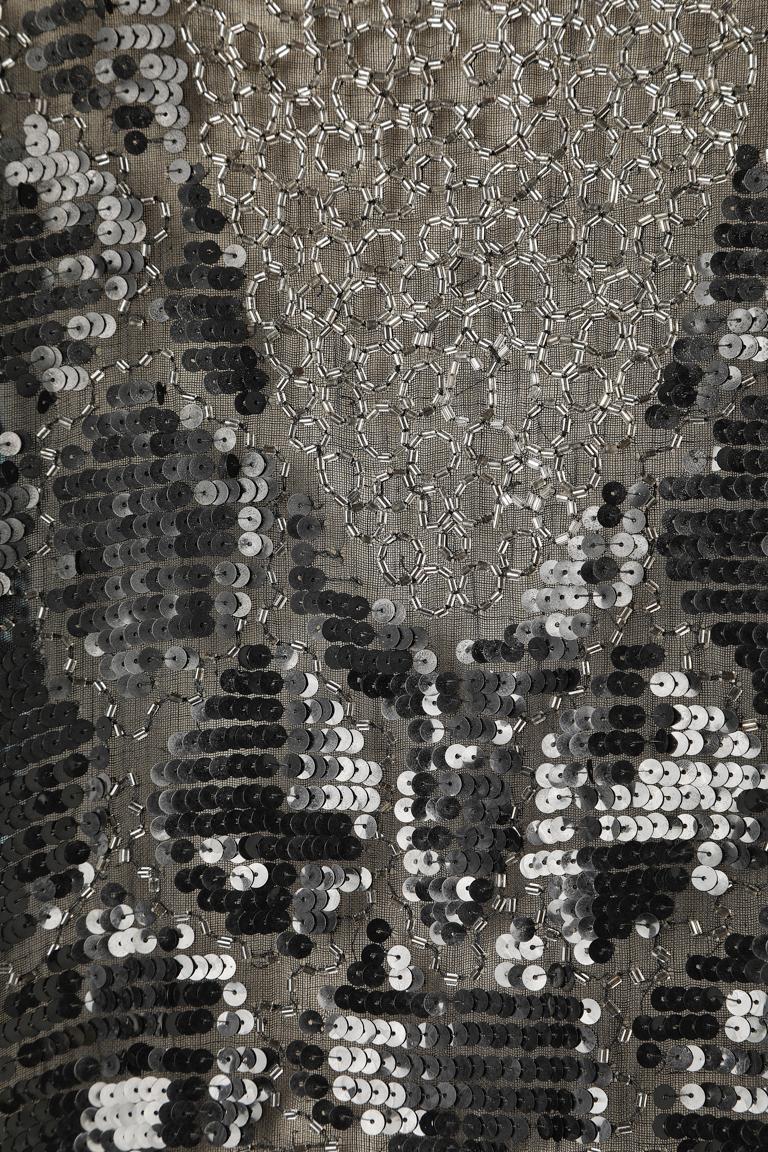 Voll Perlenbesetztes, durchbrochenes Flapper-Kleid Circa 1925  (Schwarz) im Angebot