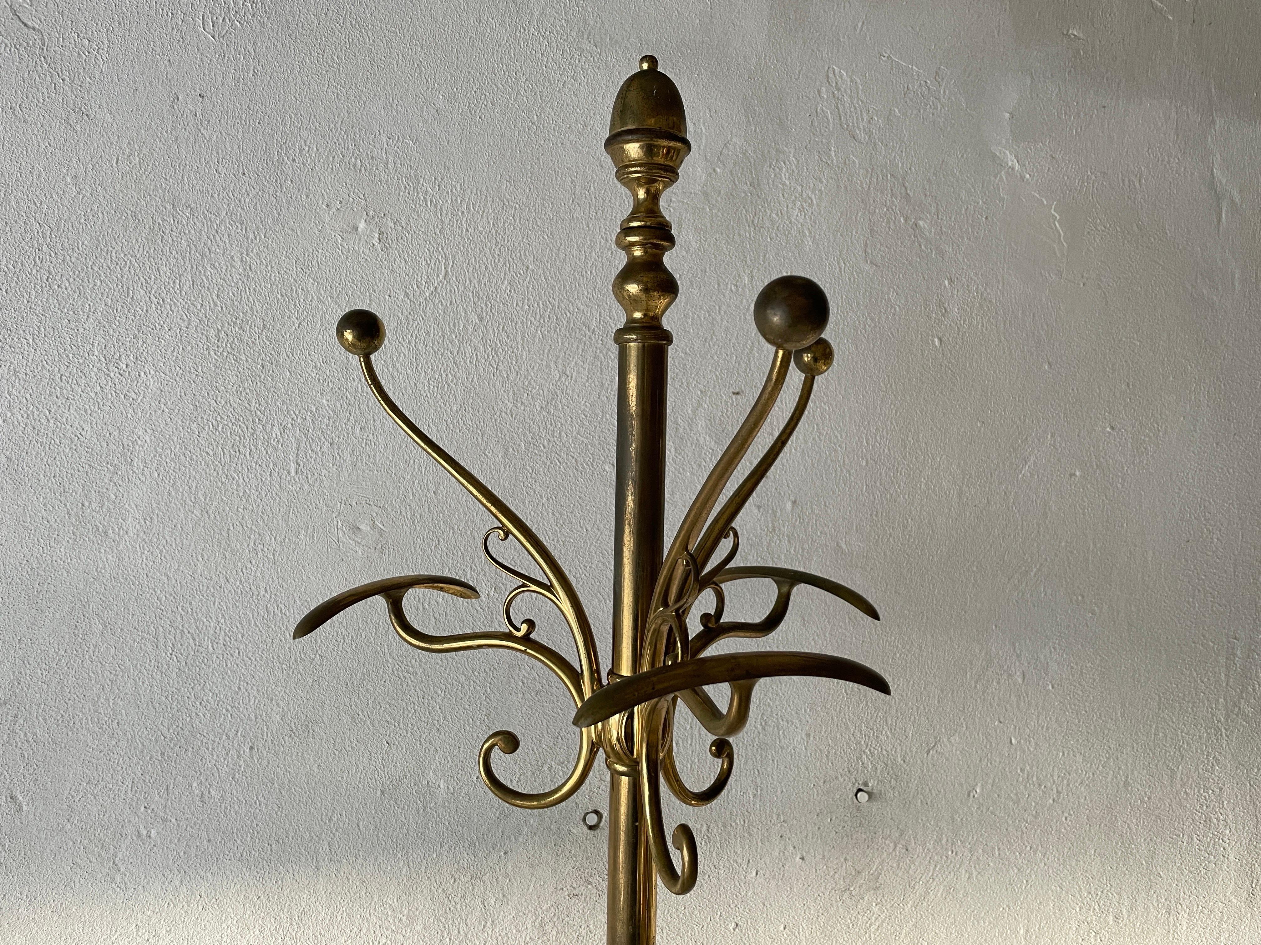 Full Brass Standing Coat Stand, 1960s, Italy In Excellent Condition For Sale In Hagenbach, DE