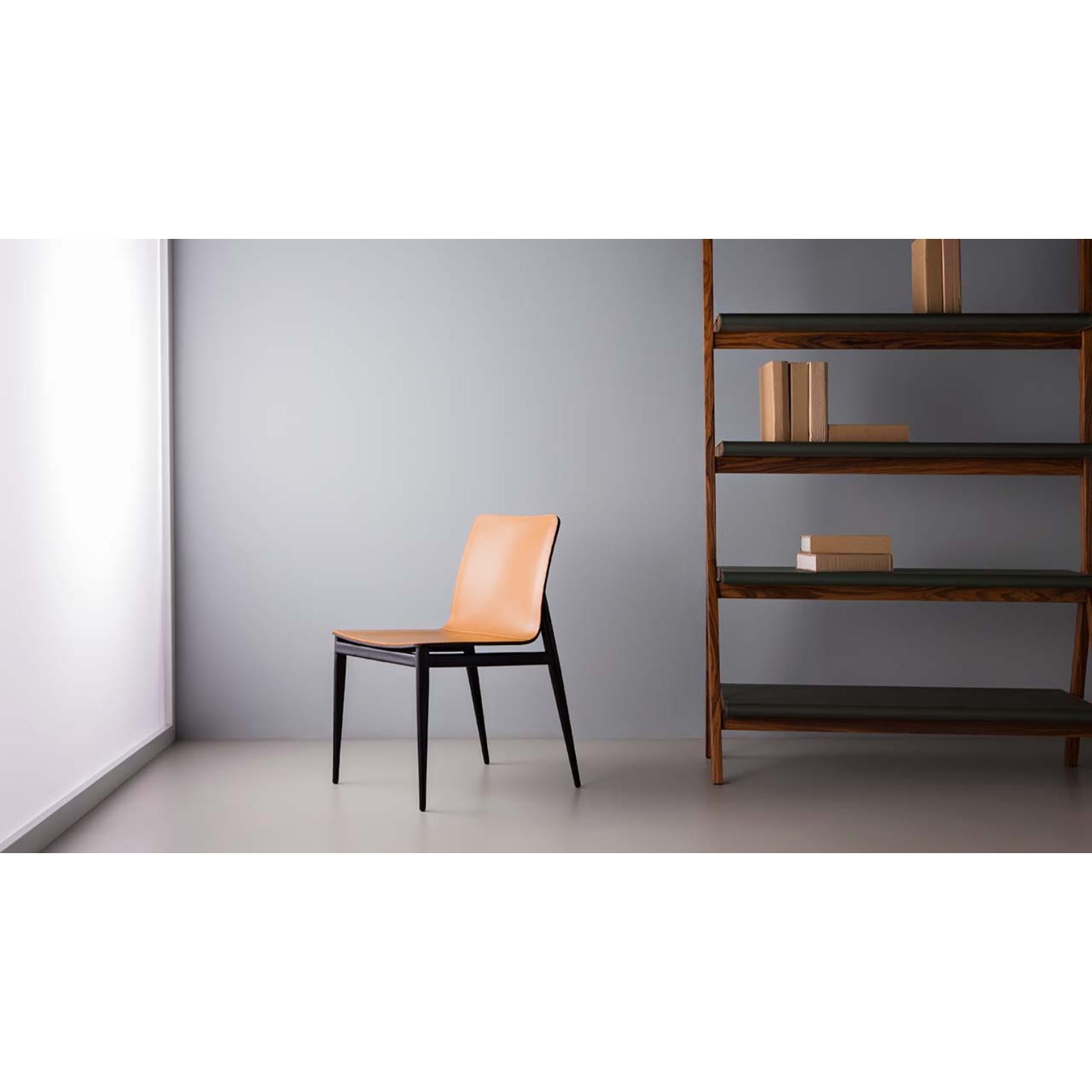 Full Chair by Doimo Brasil
Dimensions: W 50 x D 59 x H 80 cm 
Materials: Metal, Natural leather.


With the intention of providing good taste and personality, Doimo deciphers trends and follows the evolution of man and his space. To this end, it