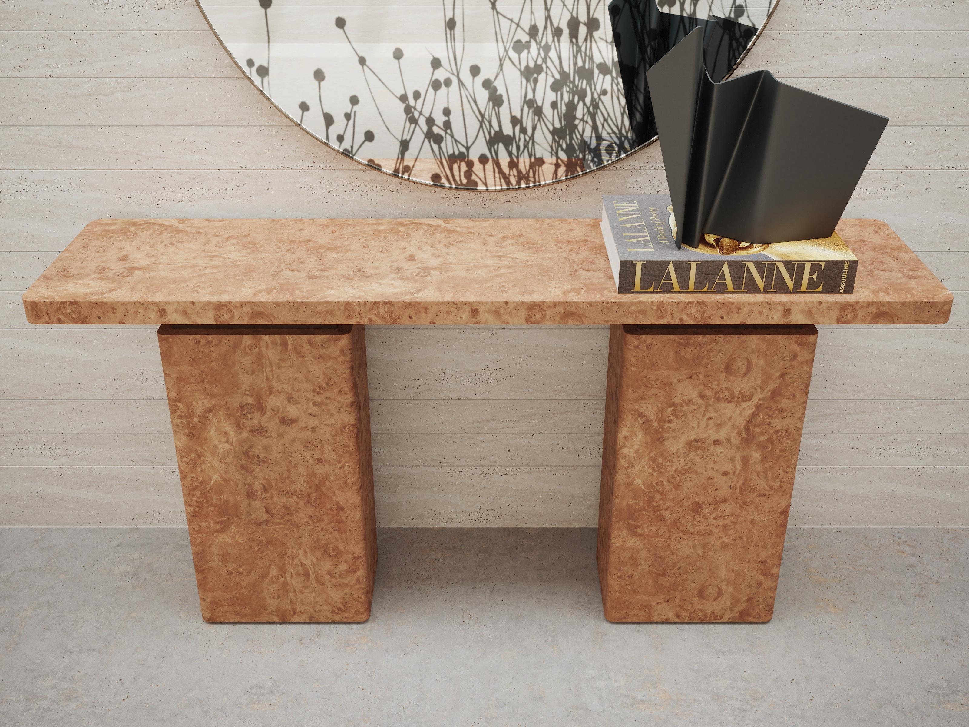 Textured Chestnut Burl Wood Console with Bronze Finish Spacers by Ultramobili Madera de burl en venta
