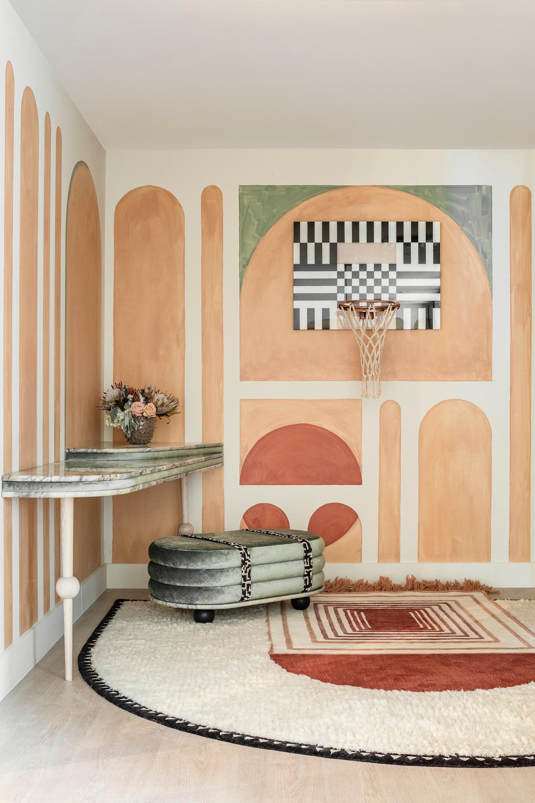Full Court by Moniomi, Graphic Hand-Tufted Wool Rug In New Condition For Sale In Miami, FL