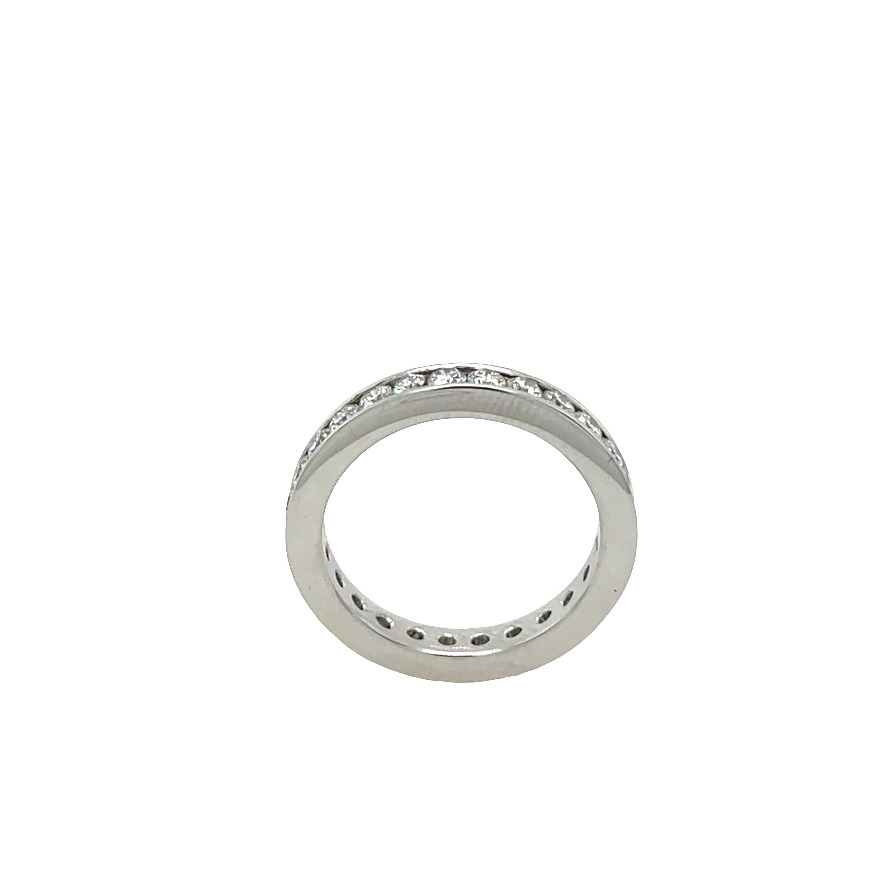 Anello a eternità completa con diamante da 0,50 ct G/VS, incastonato in oro bianco 18 ct In condizioni Nuovo in vendita a London, GB