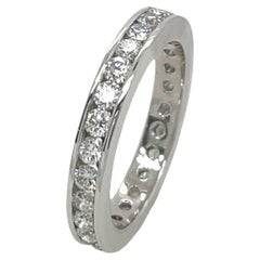 Anello a eternità completa con diamante da 0,50 ct G/VS, incastonato in oro bianco 18 ct
