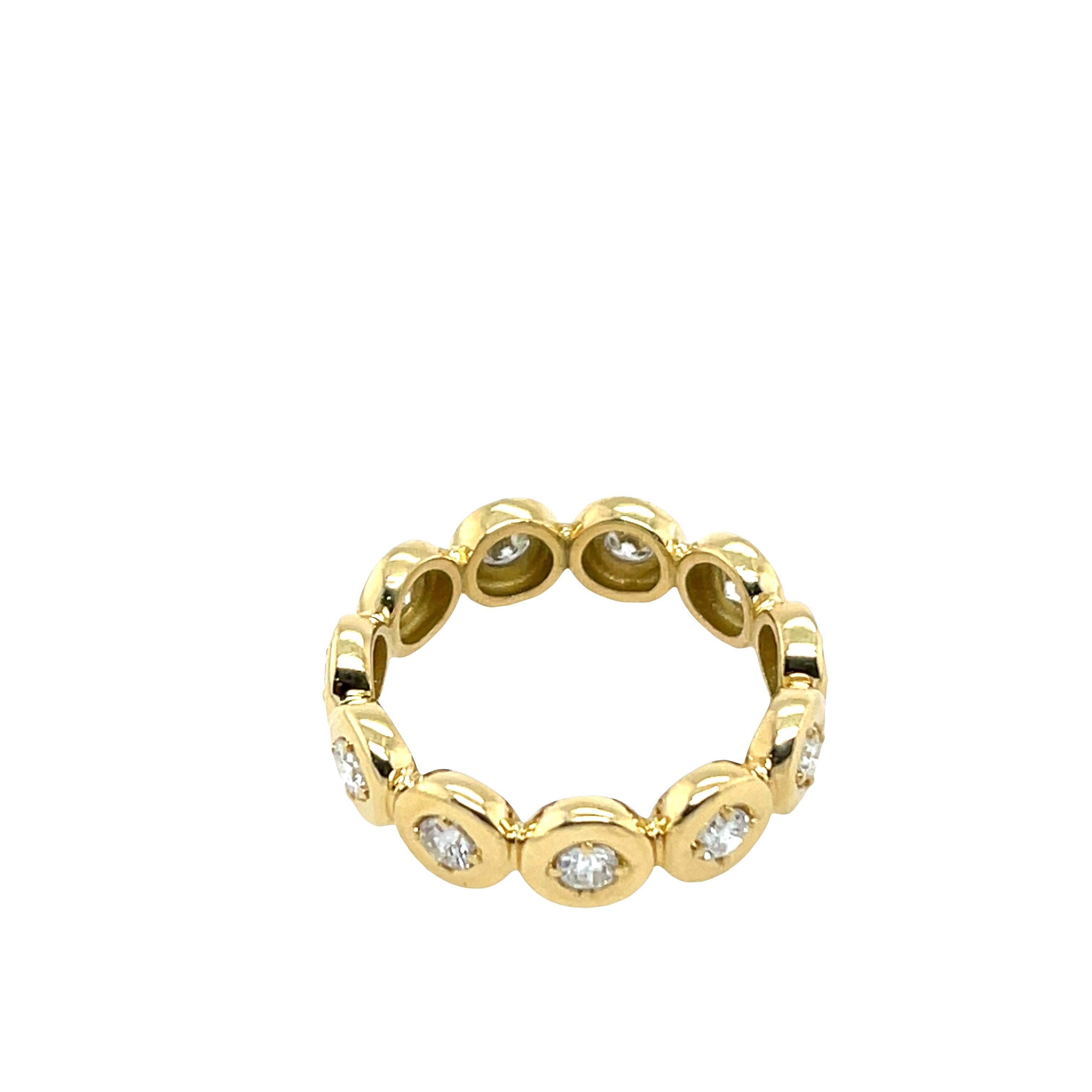 Anillo de diamantes de eternidad completa, engastado con diamantes naturales de 0,65 ct en oro amarillo de 18 ct Corte redondo en venta