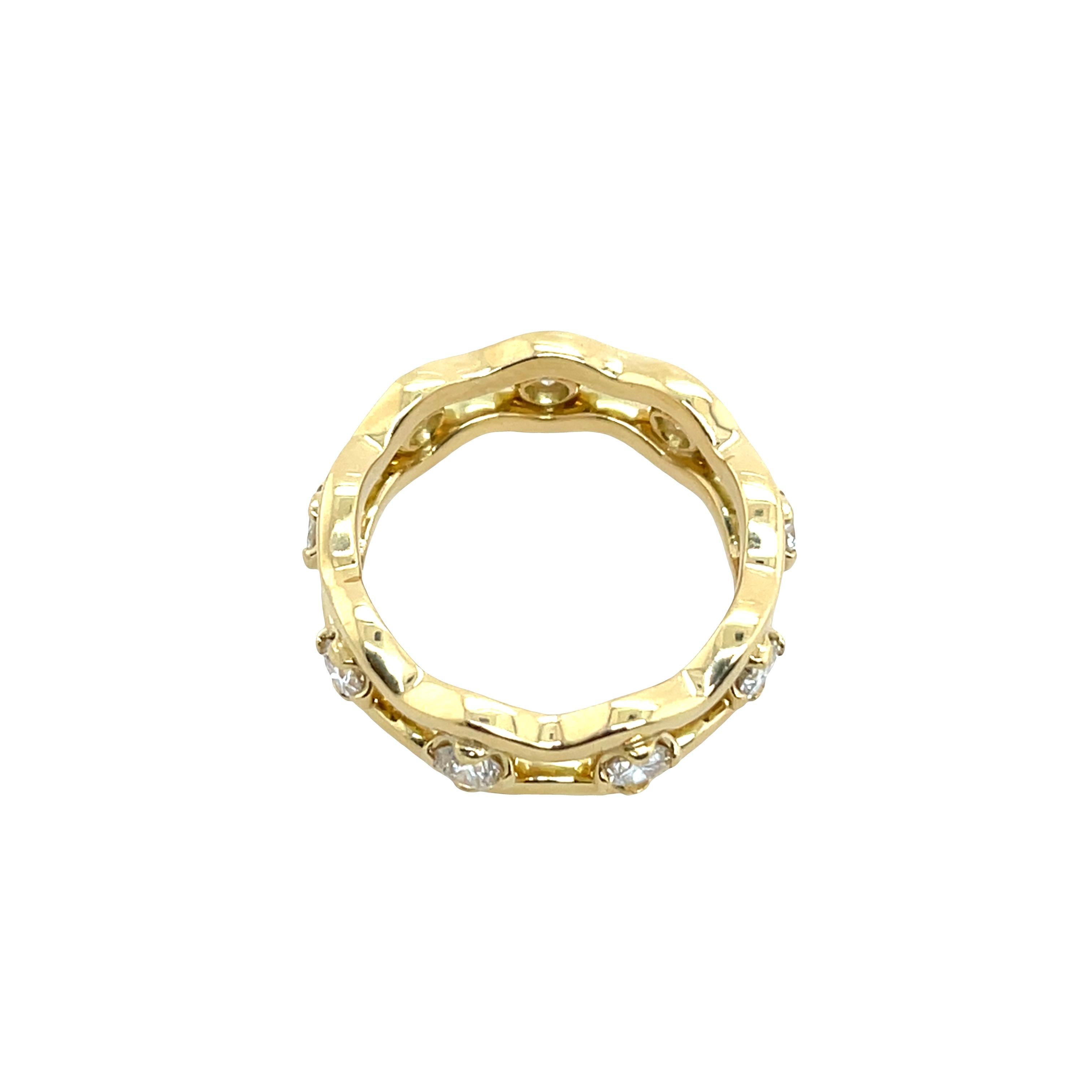 Anillo Eternidad Completa de Diamantes, engastado con diamantes naturales de 0,91 ct en oro amarillo de 18 ct Corte redondo en venta