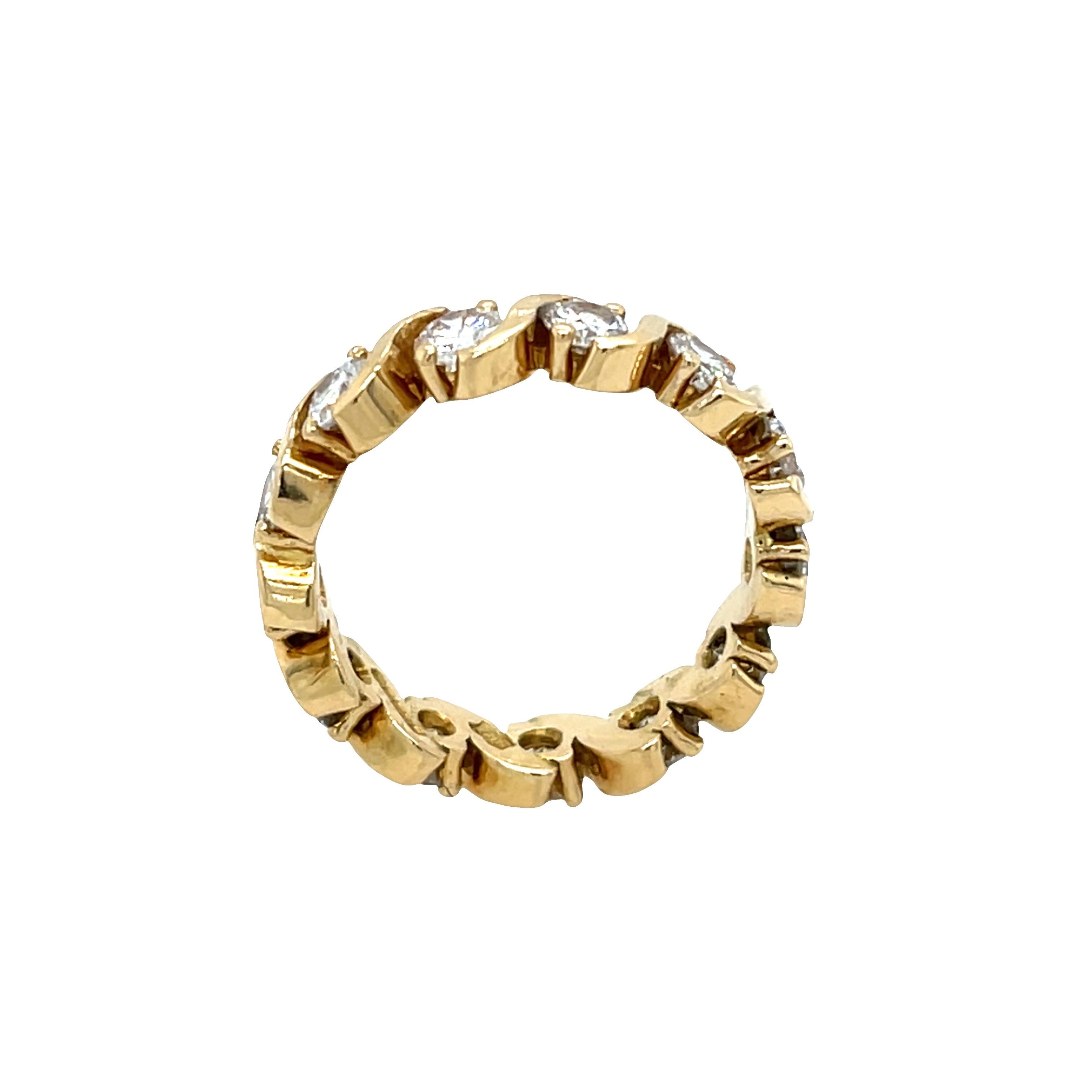 Full Eternity Diamond Ring, Set With 1.50ct Natural Diamonds in 18ct Yellow Gold Corte redondo en venta