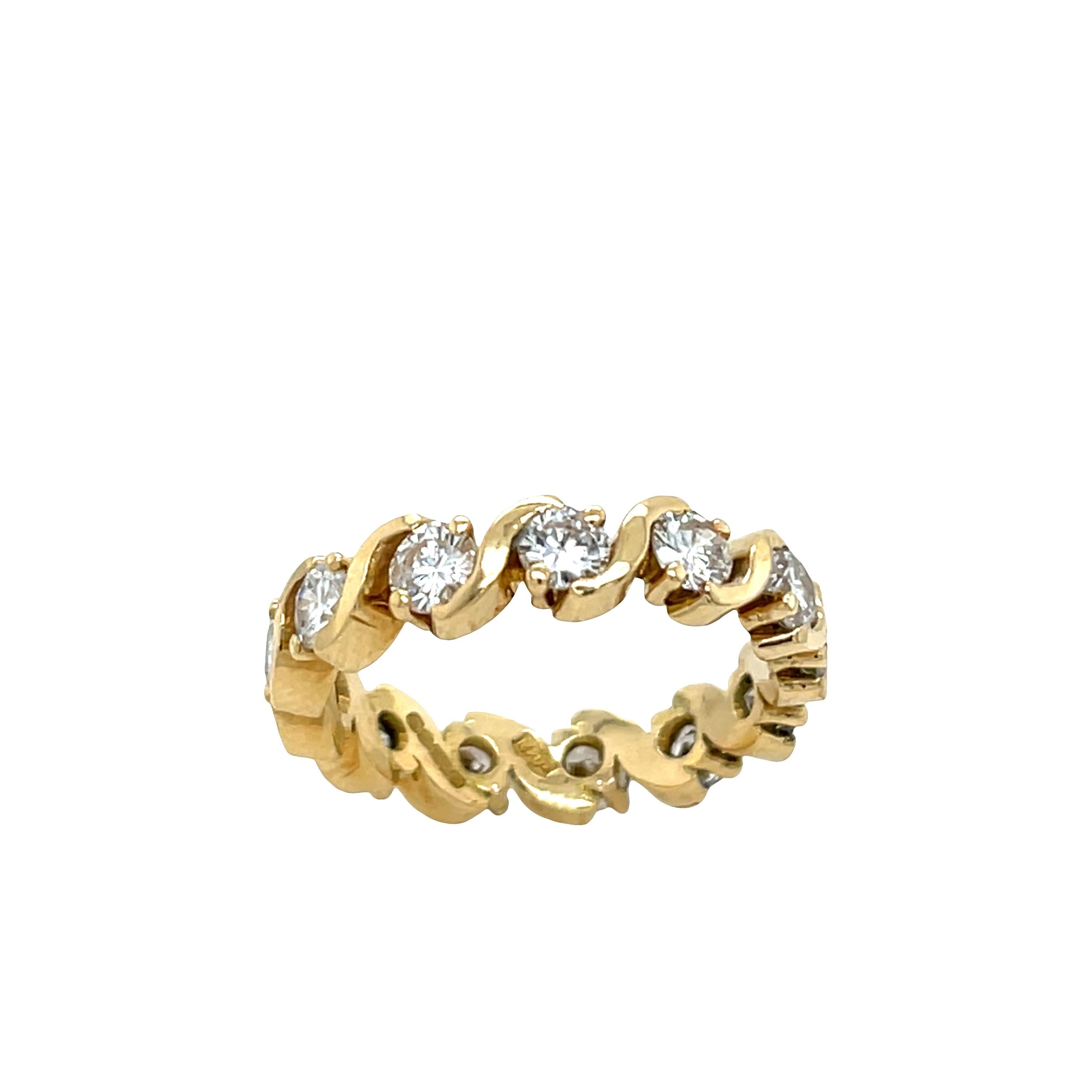 Full Eternity Diamond Ring, Set With 1.50ct Natural Diamonds in 18ct Yellow Gold en Excelente estado para la venta en London, GB