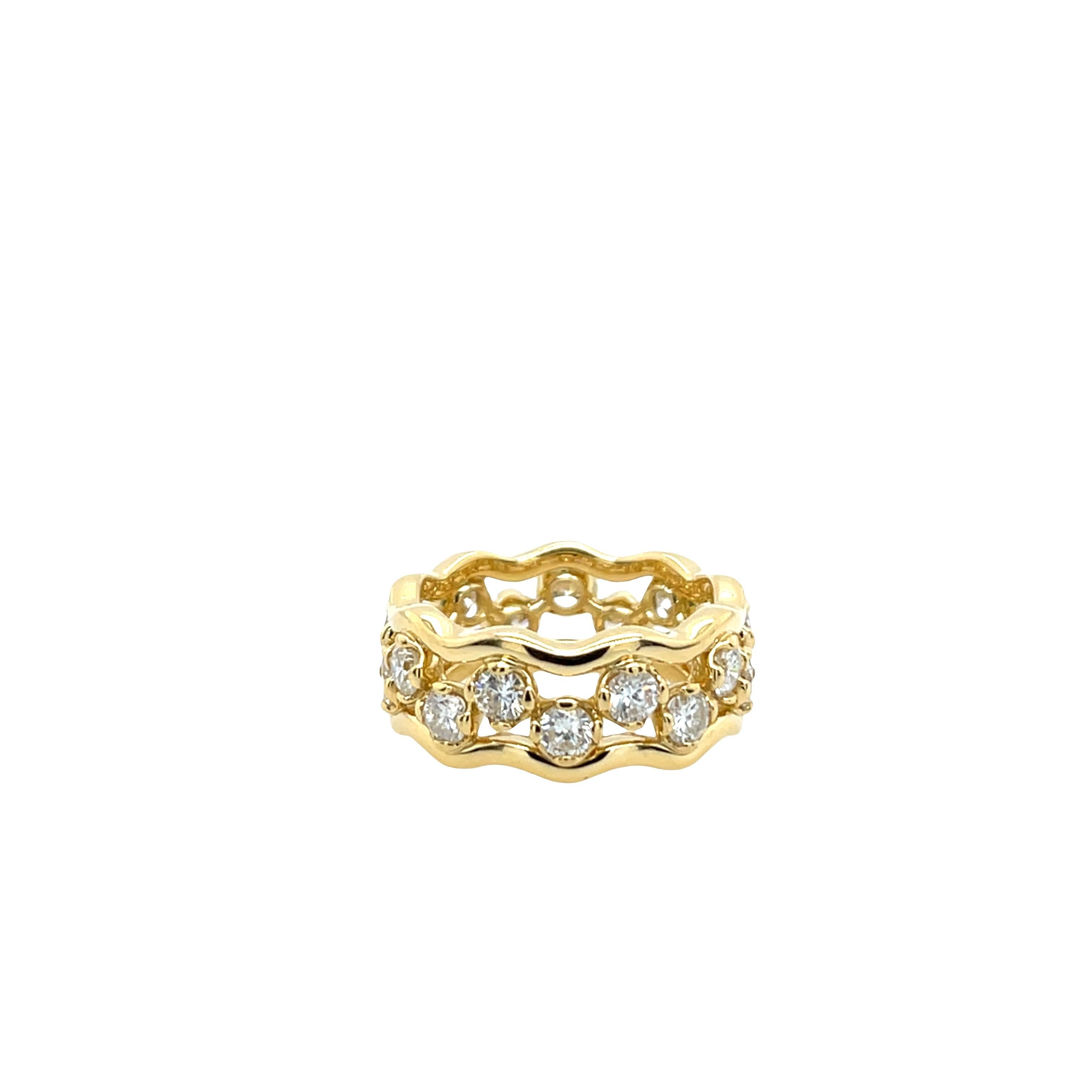 Round Cut Full Eternity Diamond Ring, Set With 1.82ct Natural Diamonds in 18ct Yellow Gold For Sale