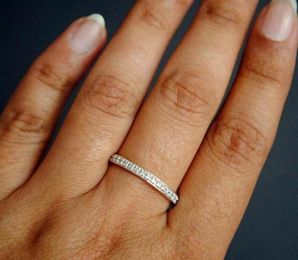Anneau de mariage en or massif 14k avec diamant Dainty Neuf - En vente à Chicago, IL