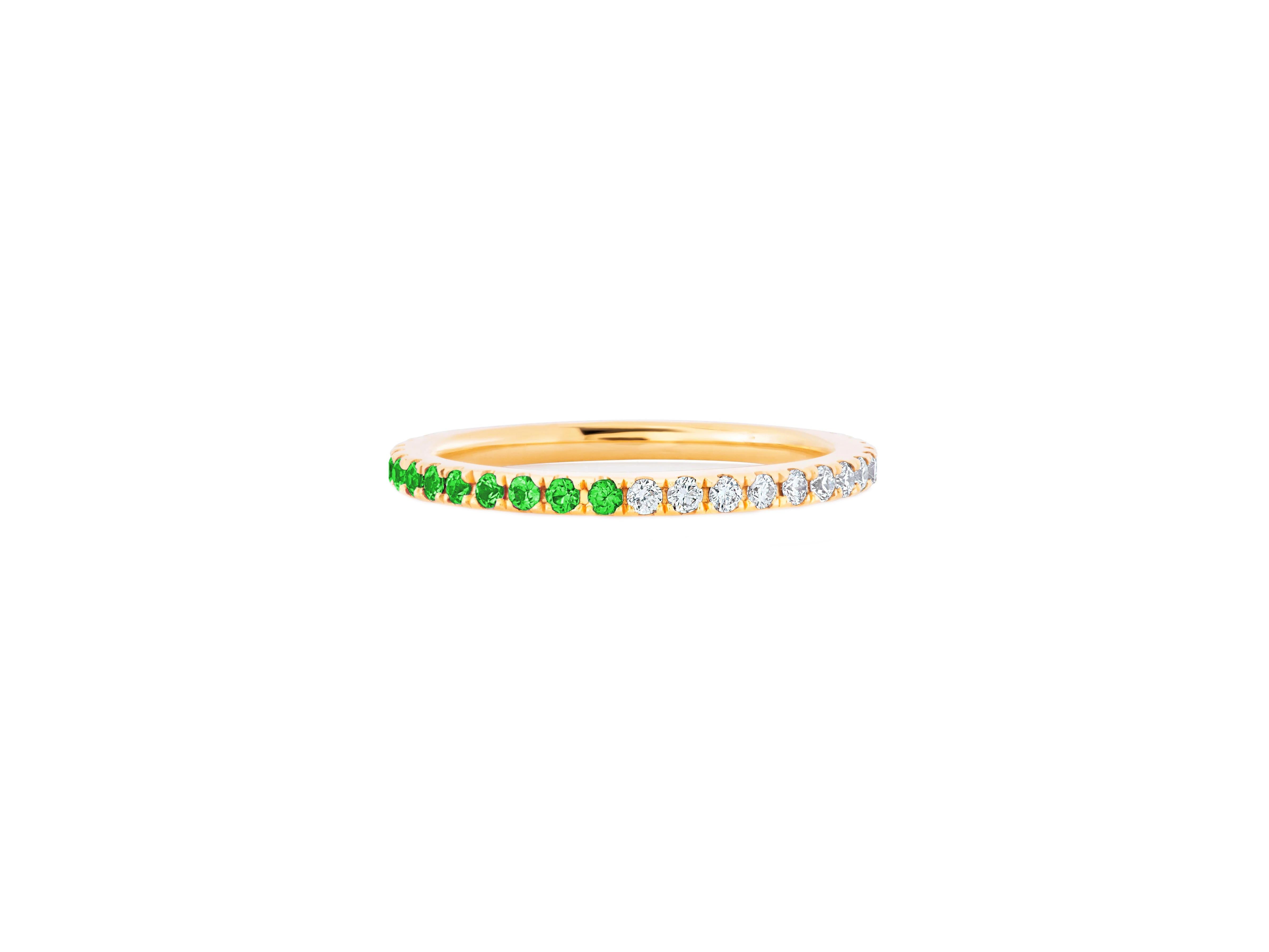 Round Cut Full eternity moissanite, lab emerald 14k gold  band. For Sale