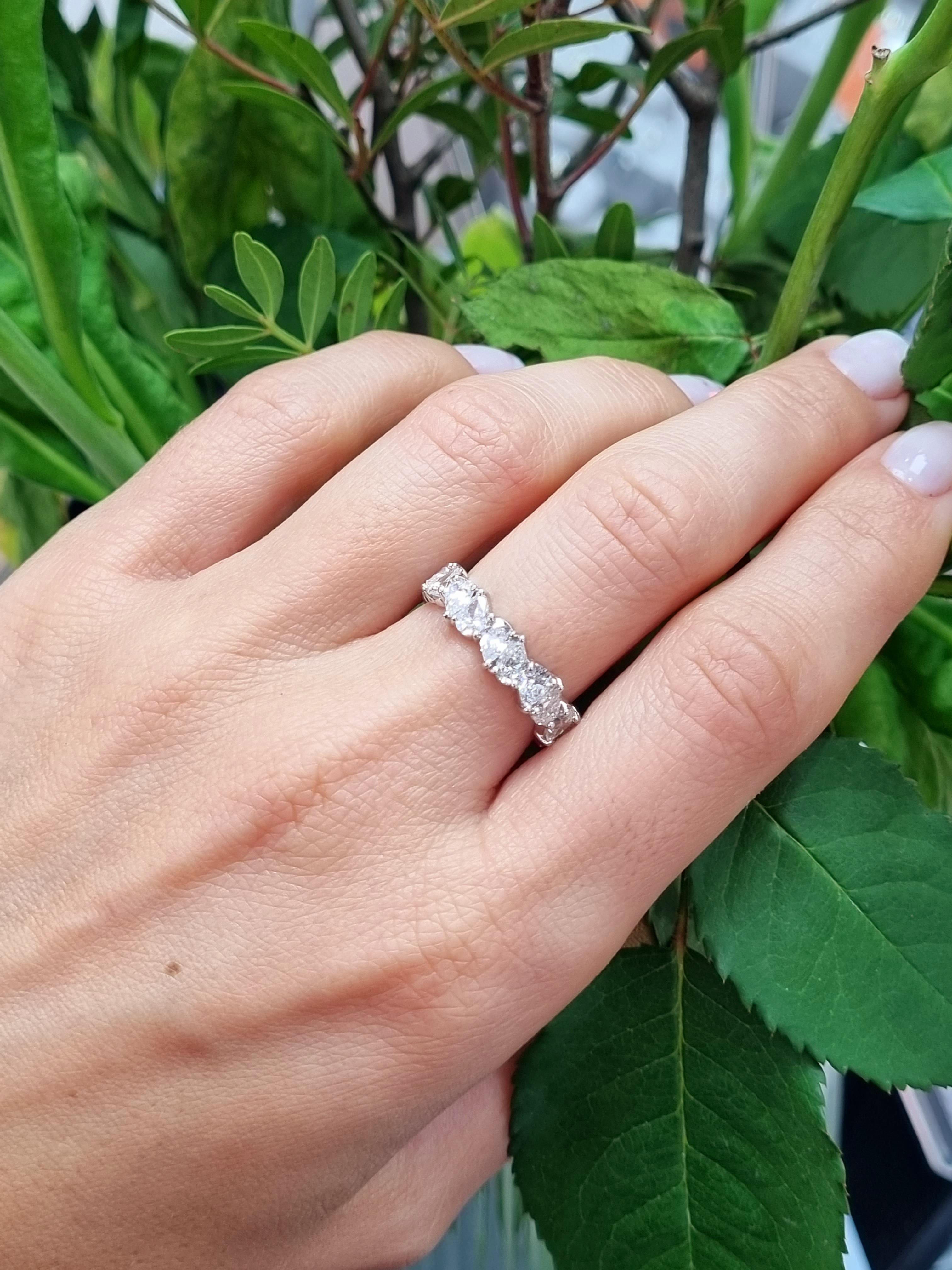 Full Eternity Birne Form 3,2 ct Diamant Ring 18k Weißgold (Tropfenschliff) im Angebot