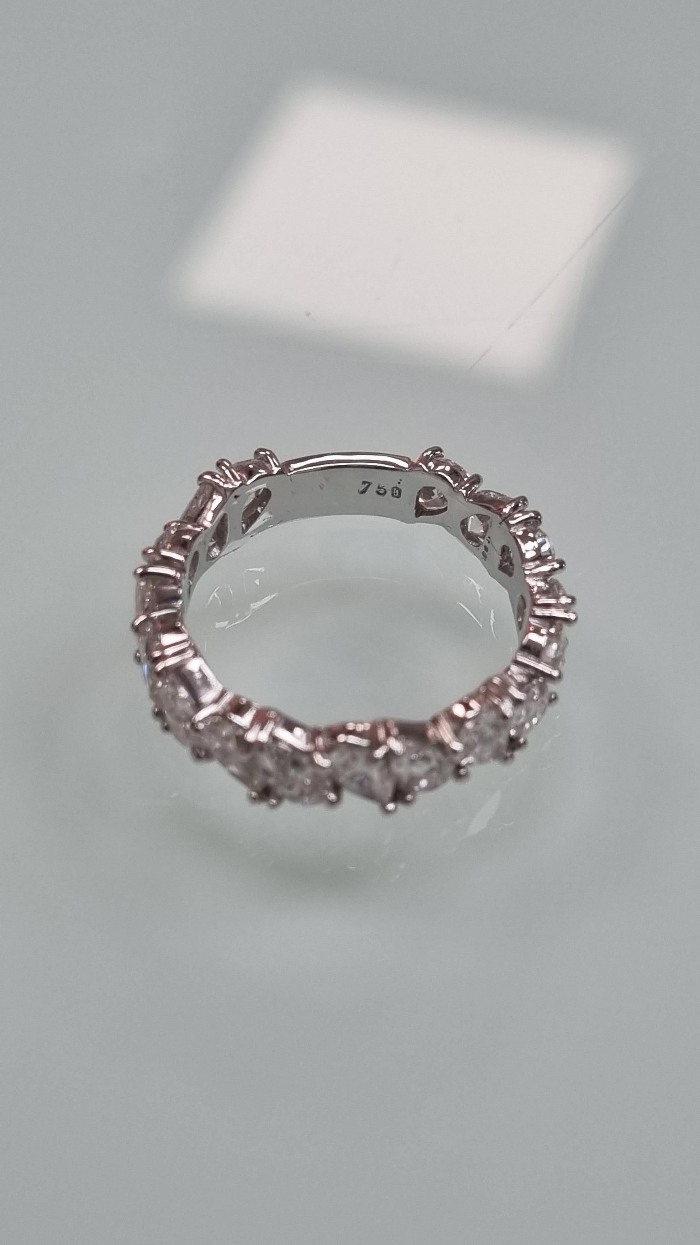 Full Eternity Birne Form 3,2 ct Diamant Ring 18k Weißgold im Angebot 1