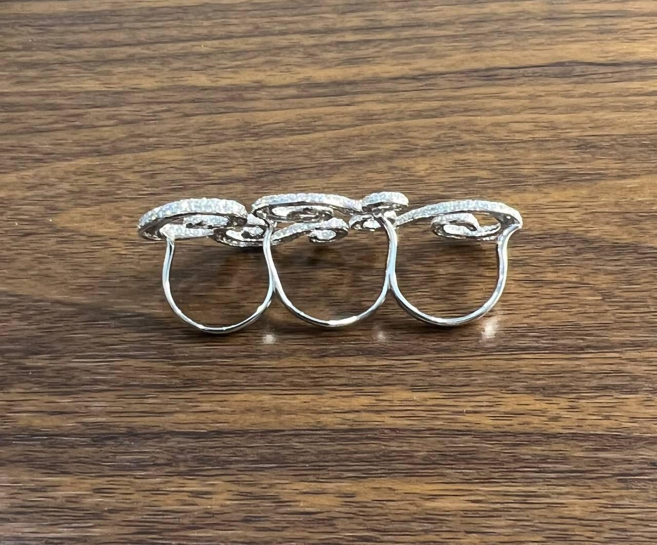 Full Finger Hand White Brilliant Diamond Knuckle 18K White Gold Statement Ring In New Condition For Sale In Oakton, VA