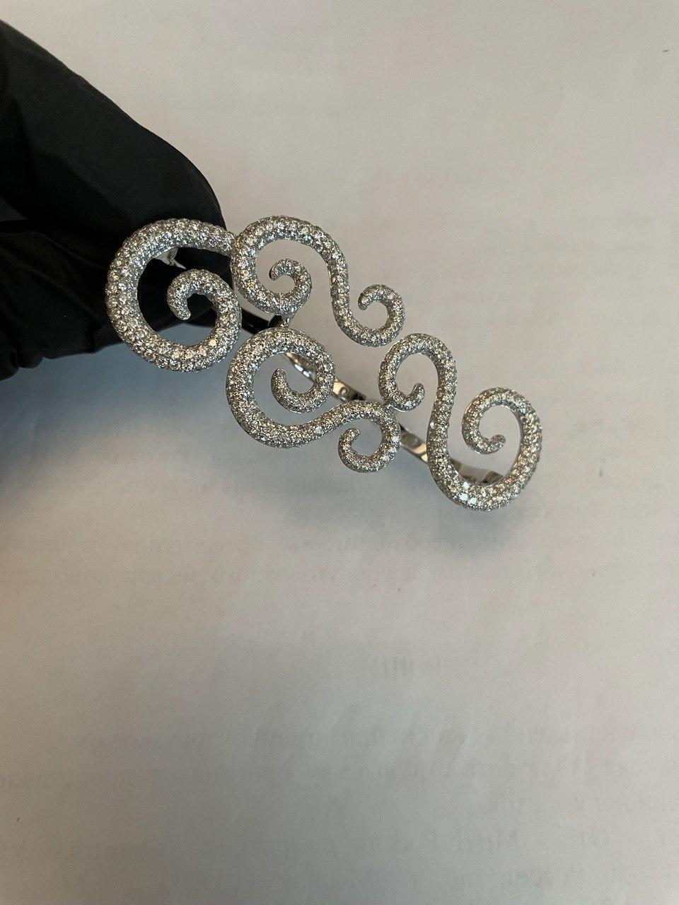 Full Finger Hand White Brilliant Diamond Knuckle 18K White Gold Statement Ring For Sale 4