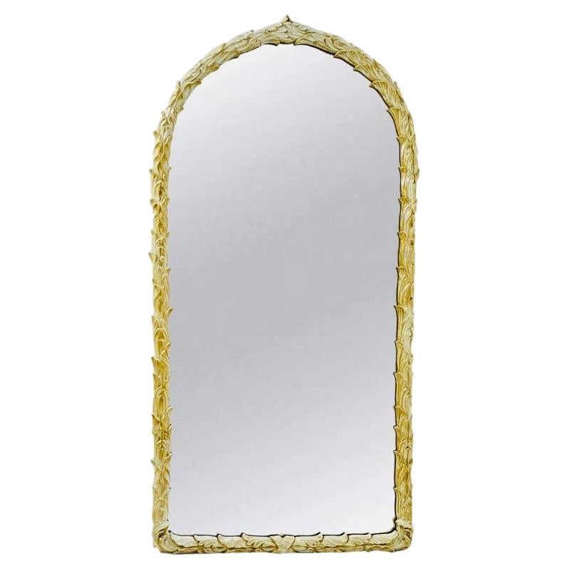 Specchio ad arco con foglie di palma intagliate Palladio anni '70 a figura intera in vendita