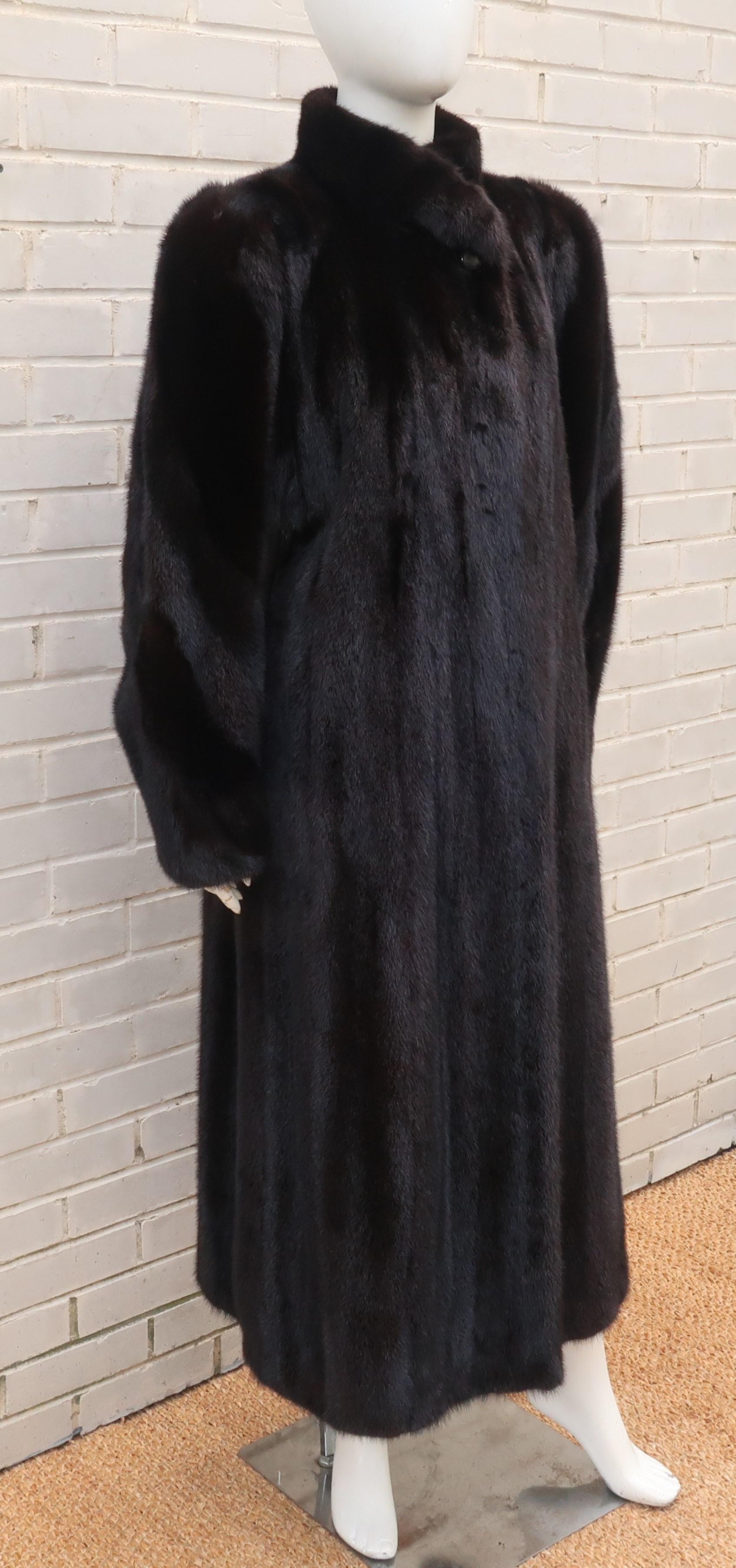 Full Length Black Ranch Mink Fur Coat In Good Condition In Atlanta, GA