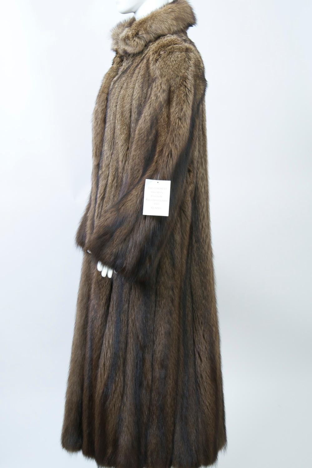 Full Length Fisher Coat In Excellent Condition For Sale In Alford, MA