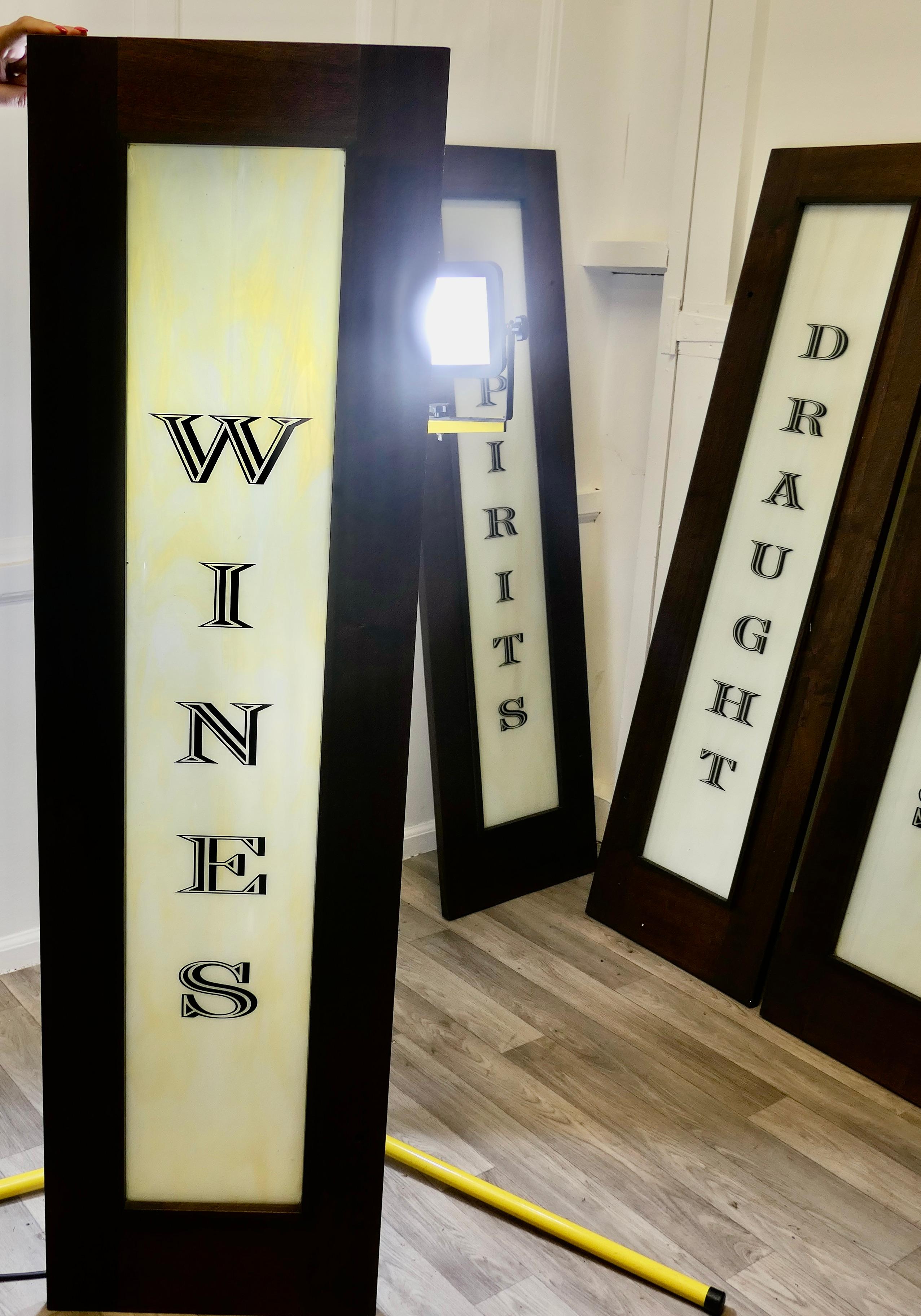 Full Length Opaline Glass Bar Sign, Wines  Saved During Refurbishment In Good Condition For Sale In Godshill, Isle of Wight