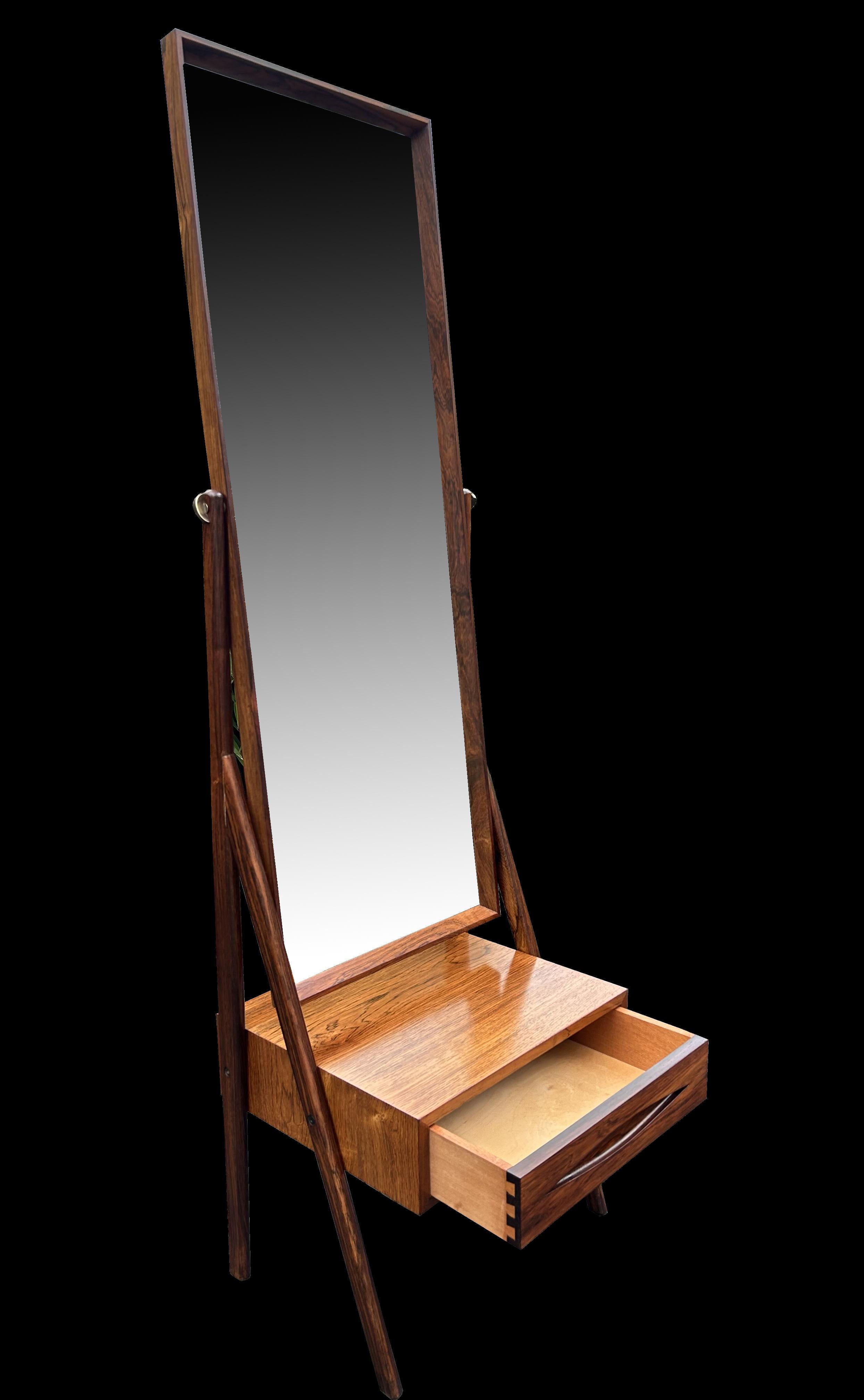 Full length Santos Rosewood Cheval Mirror by Arne Vodder In Excellent Condition For Sale In Little Burstead, Essex