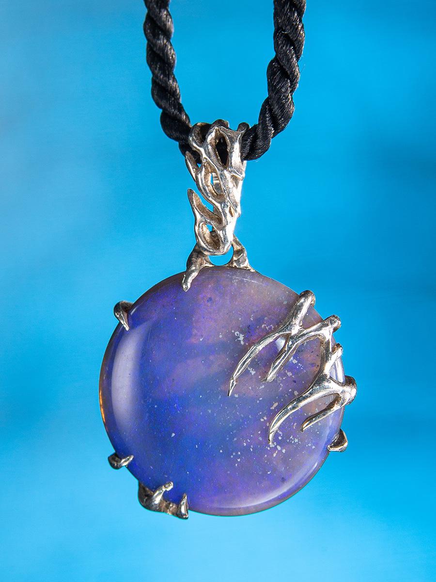 Full Moon Black Opal Silver Pendant Natural Neon Purple Gem Australian In New Condition For Sale In Berlin, DE