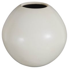Full Moon Jar in Black Lacquer by Robert Kuo, Limited Edition
