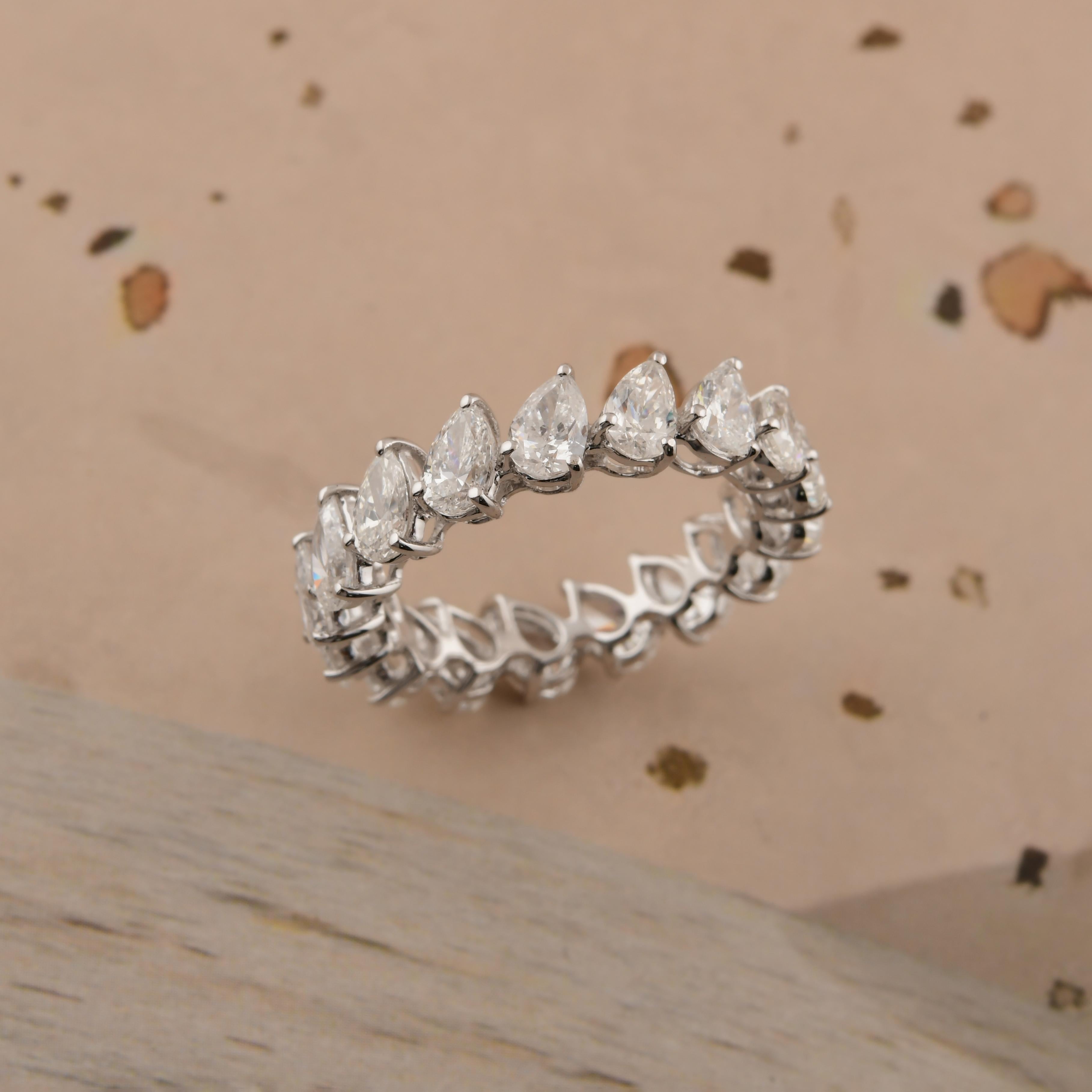 in vendita:  Anello Eternità con Diamante a Pera Regalo Diamante Continuo Fascia in Oro Bianco 18k 4