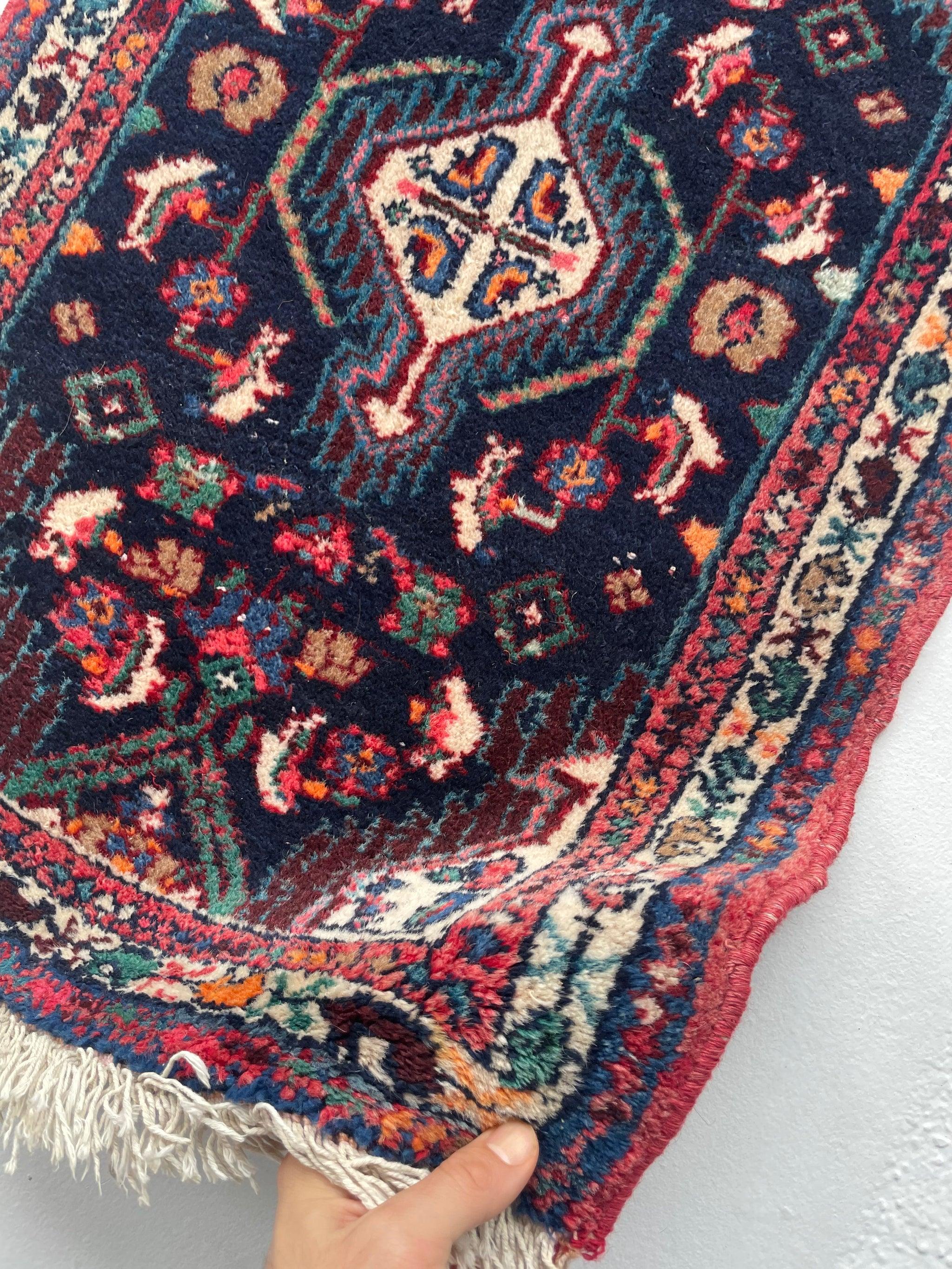 Alfombra tribal vintage azul marino de pelo entero, c. 1950 Anudado a mano en venta
