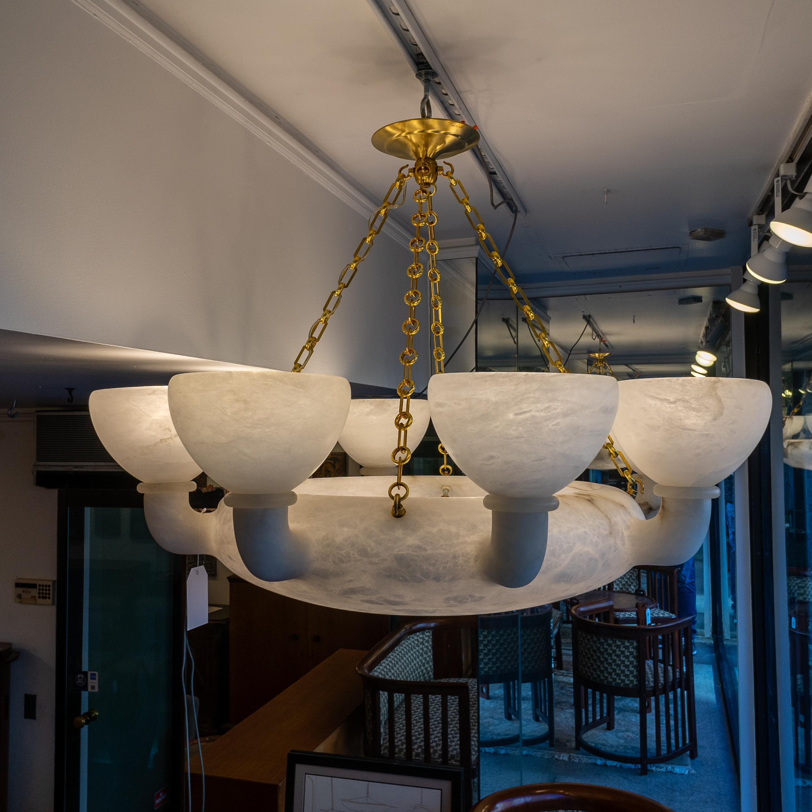 Full Scale-Kronleuchter aus Alabaster (Art déco) im Angebot