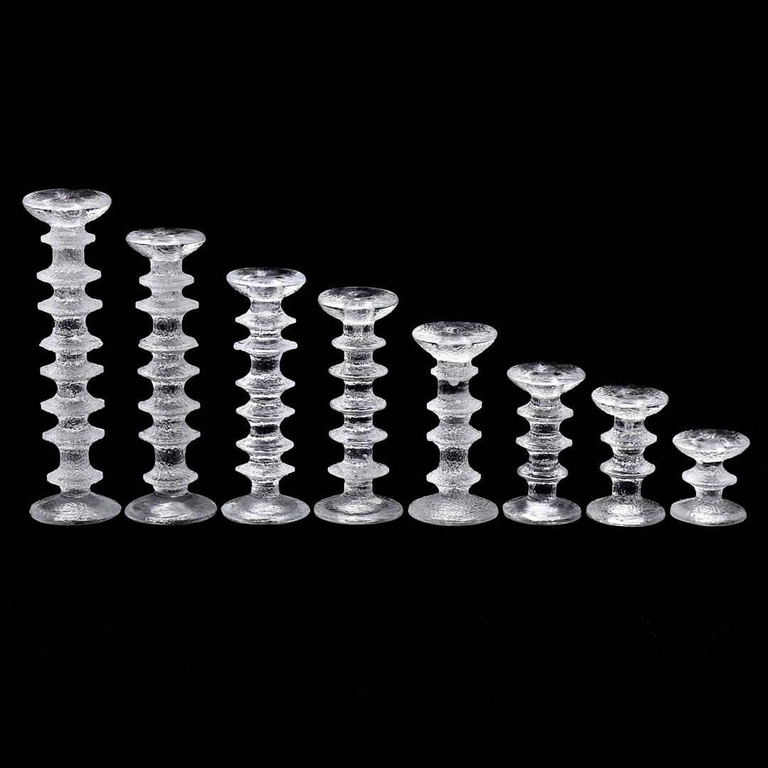 Festivo is a series of glass candlesticks from Iittala, designed by Timo Sarpaneva back in 1966. A total of 8 different heights were made that can be combined according to taste. The candlesticks have become a classic symbol of modern Finnish