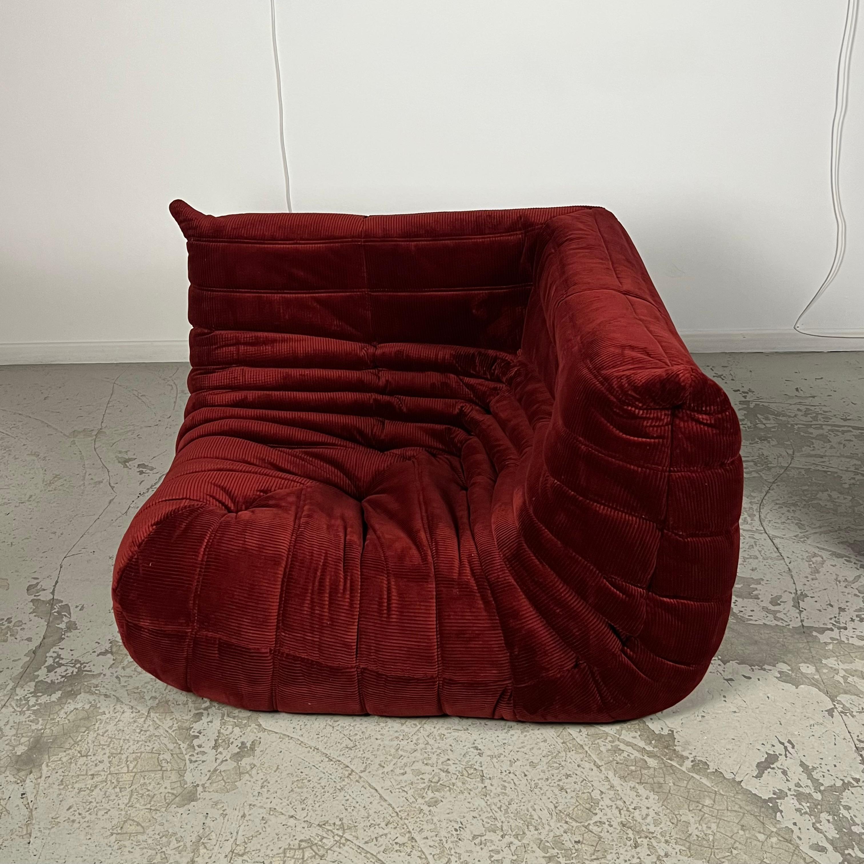 Togo-Sofa in voller Ausführung von Michel Ducaroy für Ligne Roset, 1973 (Samt) im Angebot