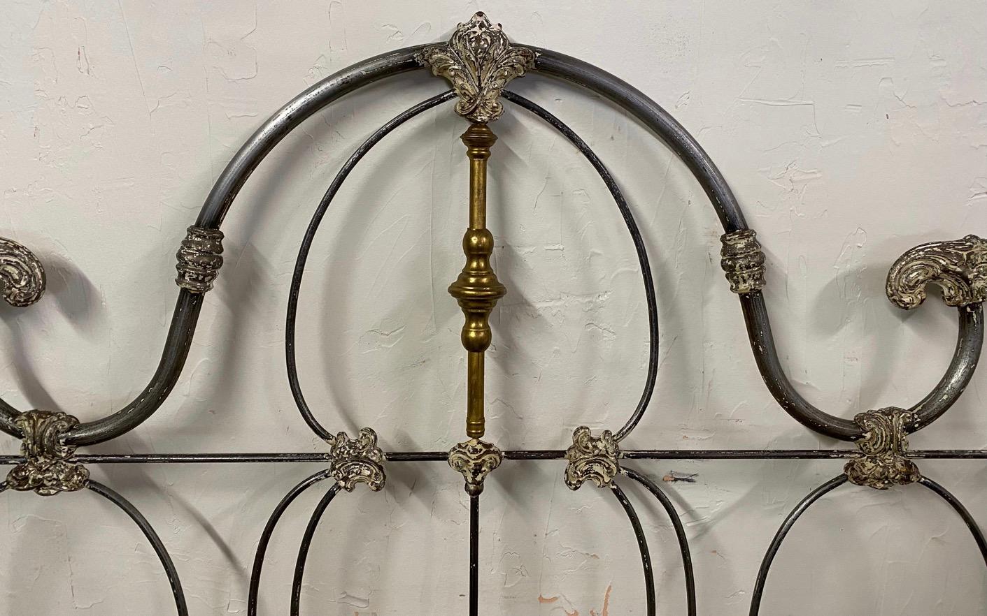 Full Size Baroque Style Metal Bed In Good Condition For Sale In Sheffield, MA