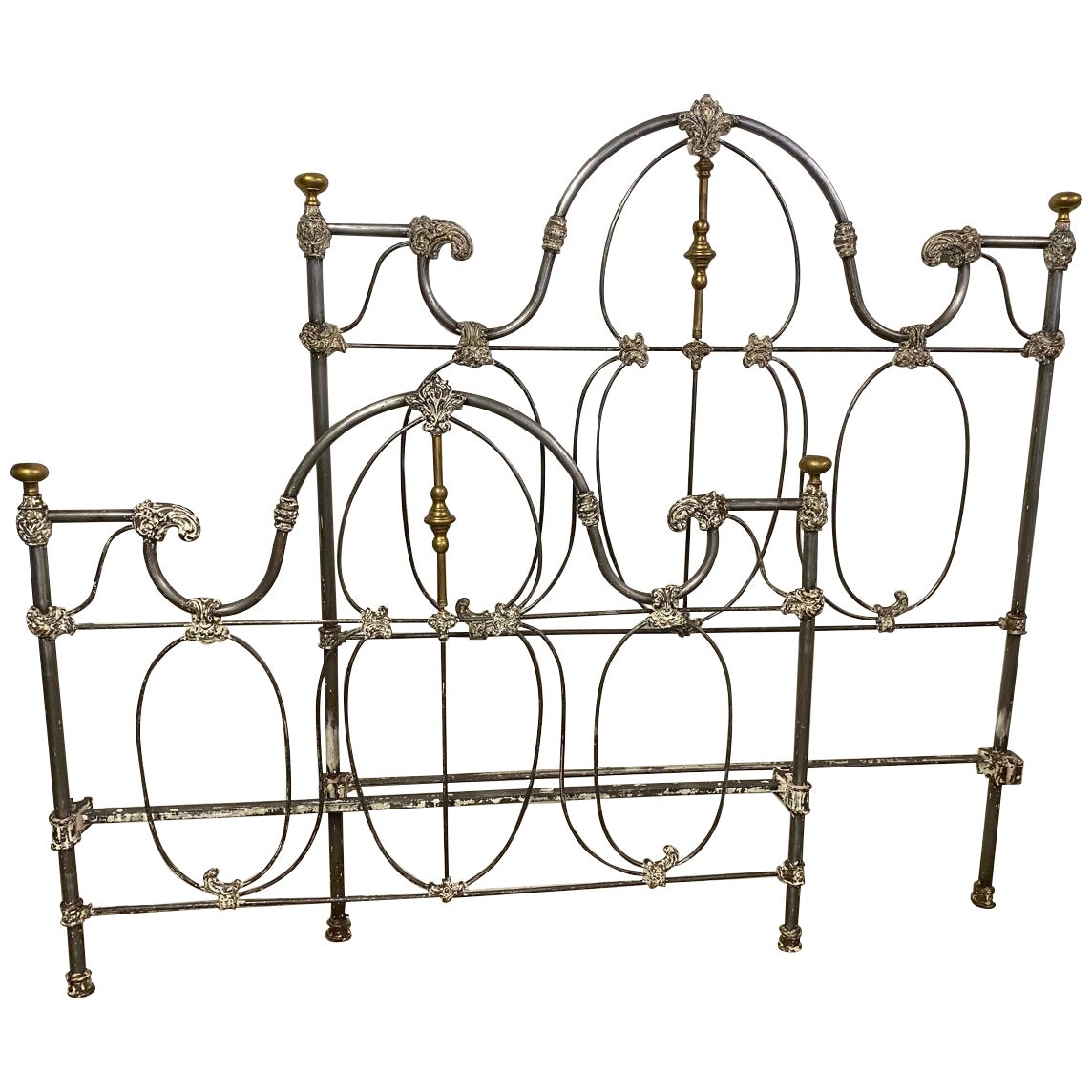 Lit en métal de style baroque grande taille