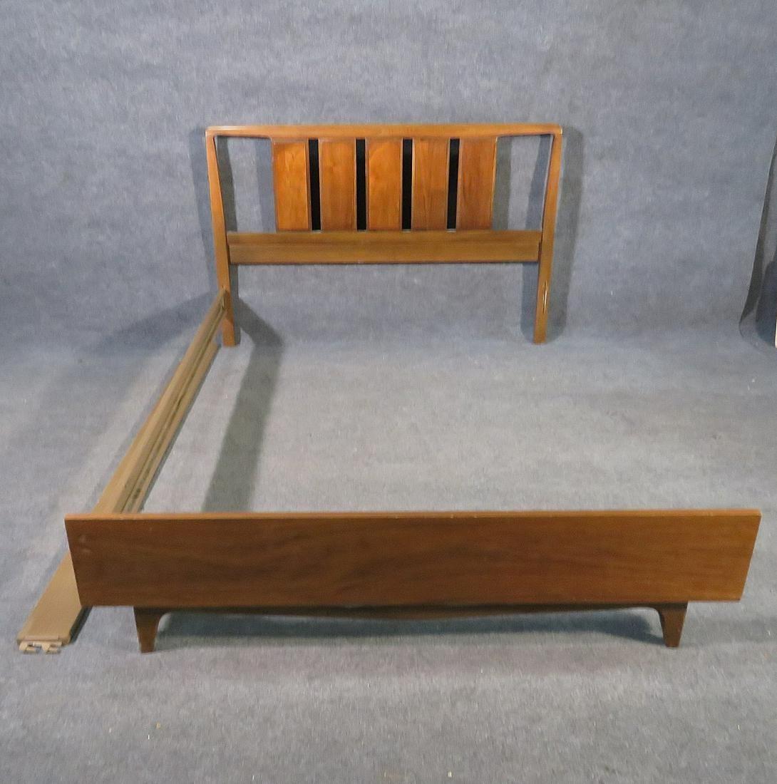 Mid-Century Modern bed frame in full mattress size.
(Please confirm item location - NY or NJ - with dealer).
   