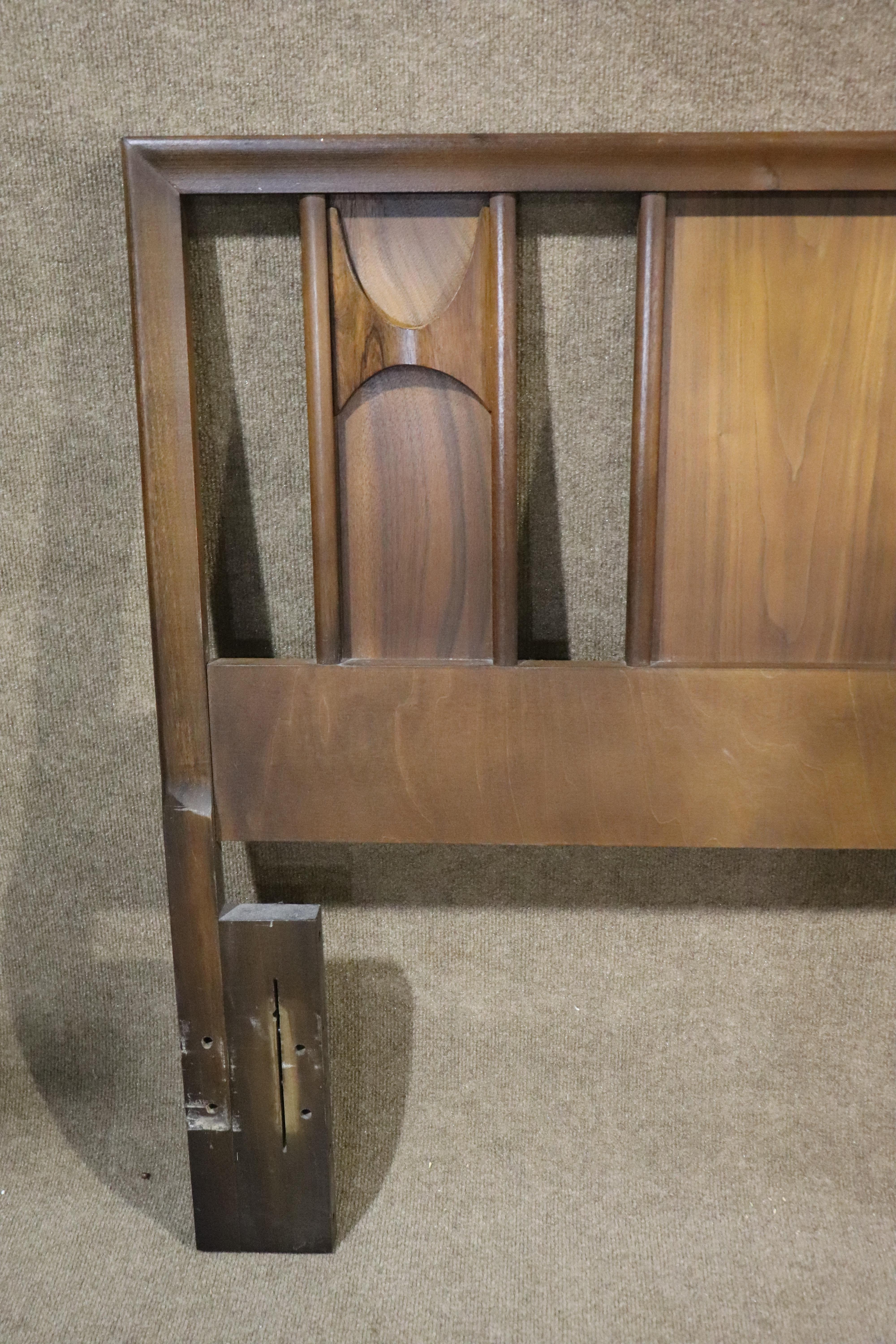 Mid-century modern headboard by Kent Coffey for their 'Brasilia' series. Features their signature bent rosewood arches.
Please confirm item location NY or NJ