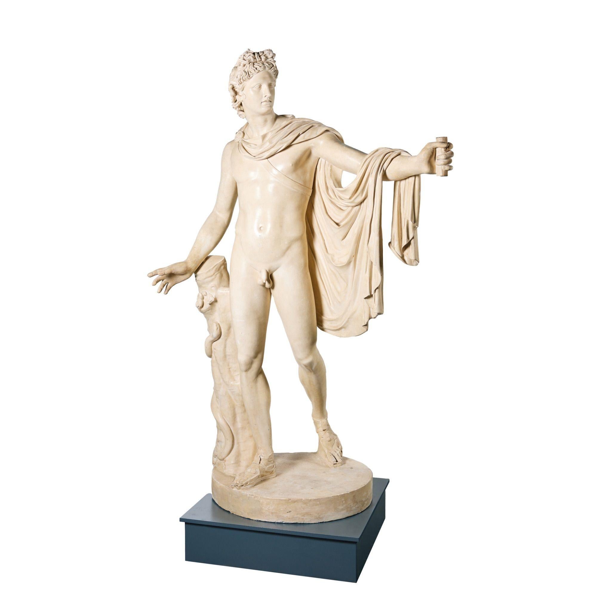 Statue en plâtre antique 