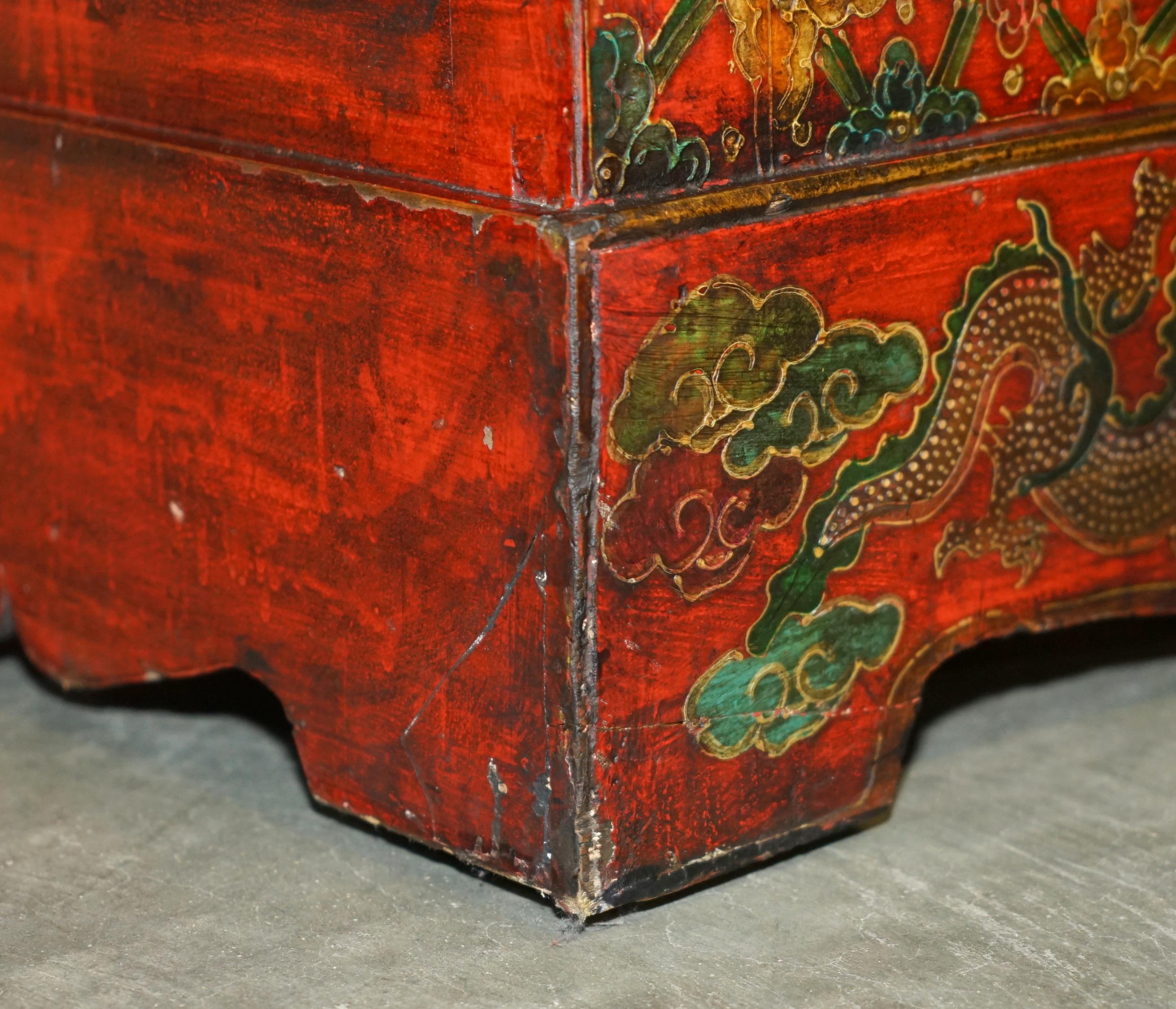 FULL SIZED ViNTAGE CHINESE RED DRAGONS PAINTED PAGODA TOP WARDROBE WITH DRAWERS For Sale 7